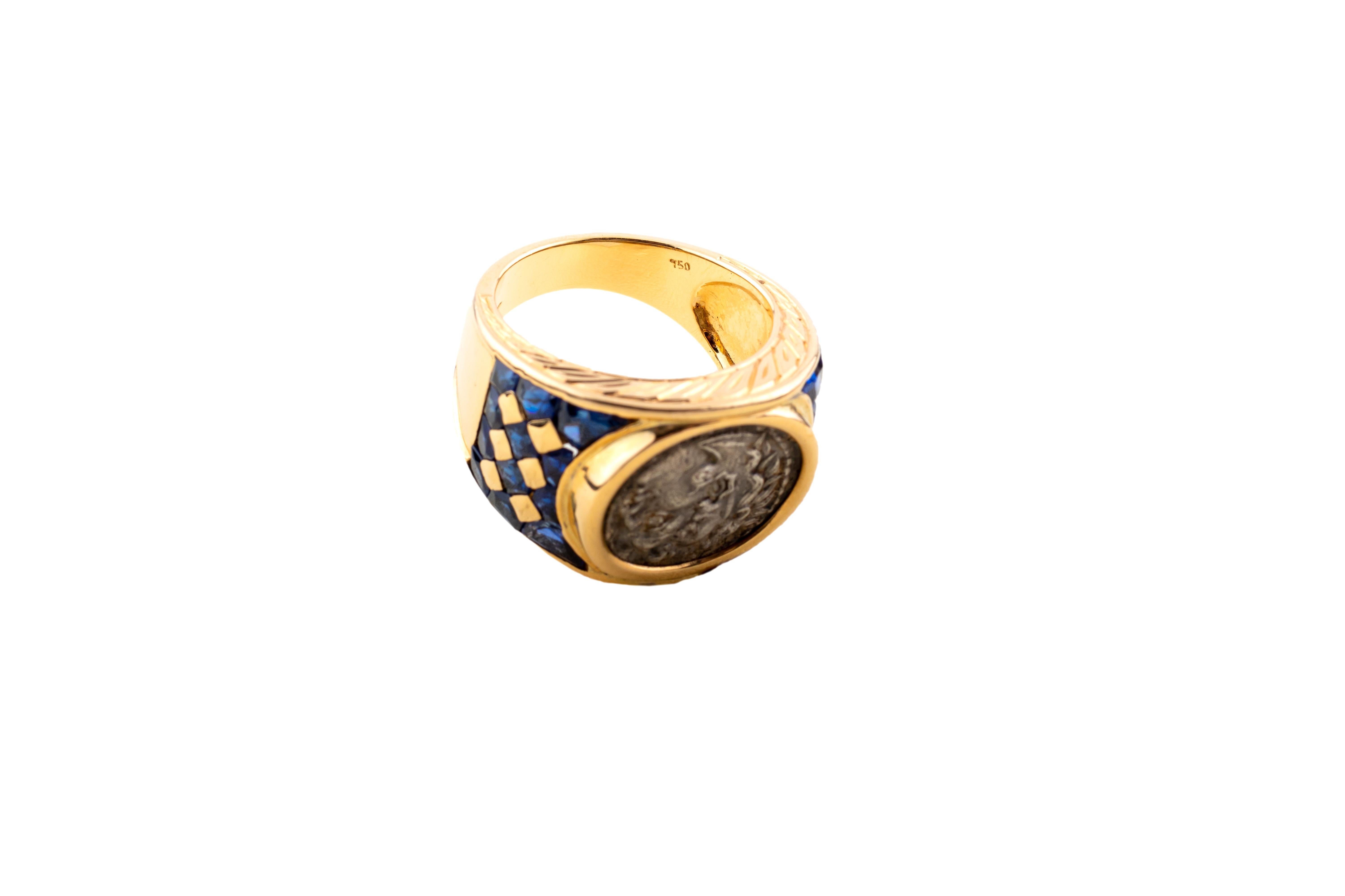 Mixed Cut Coin Ring with Sapphire in 18ct