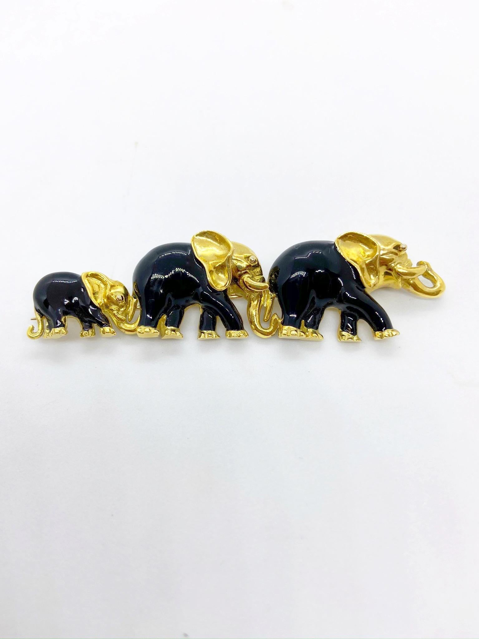 Retro Coin Roberto 18 Karat Yellow Gold and Black Enamel 3 Elephants Brooch