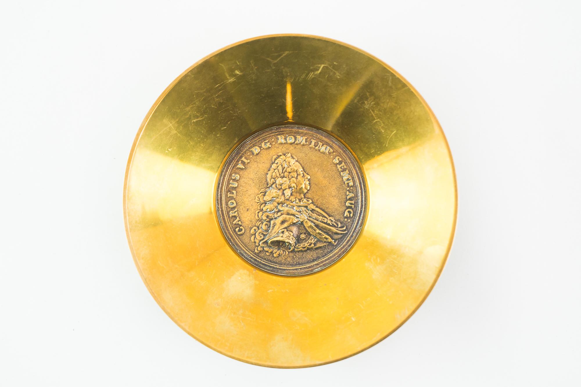 Coin-Tablett von Carl Aubck (Österreichisch) im Angebot