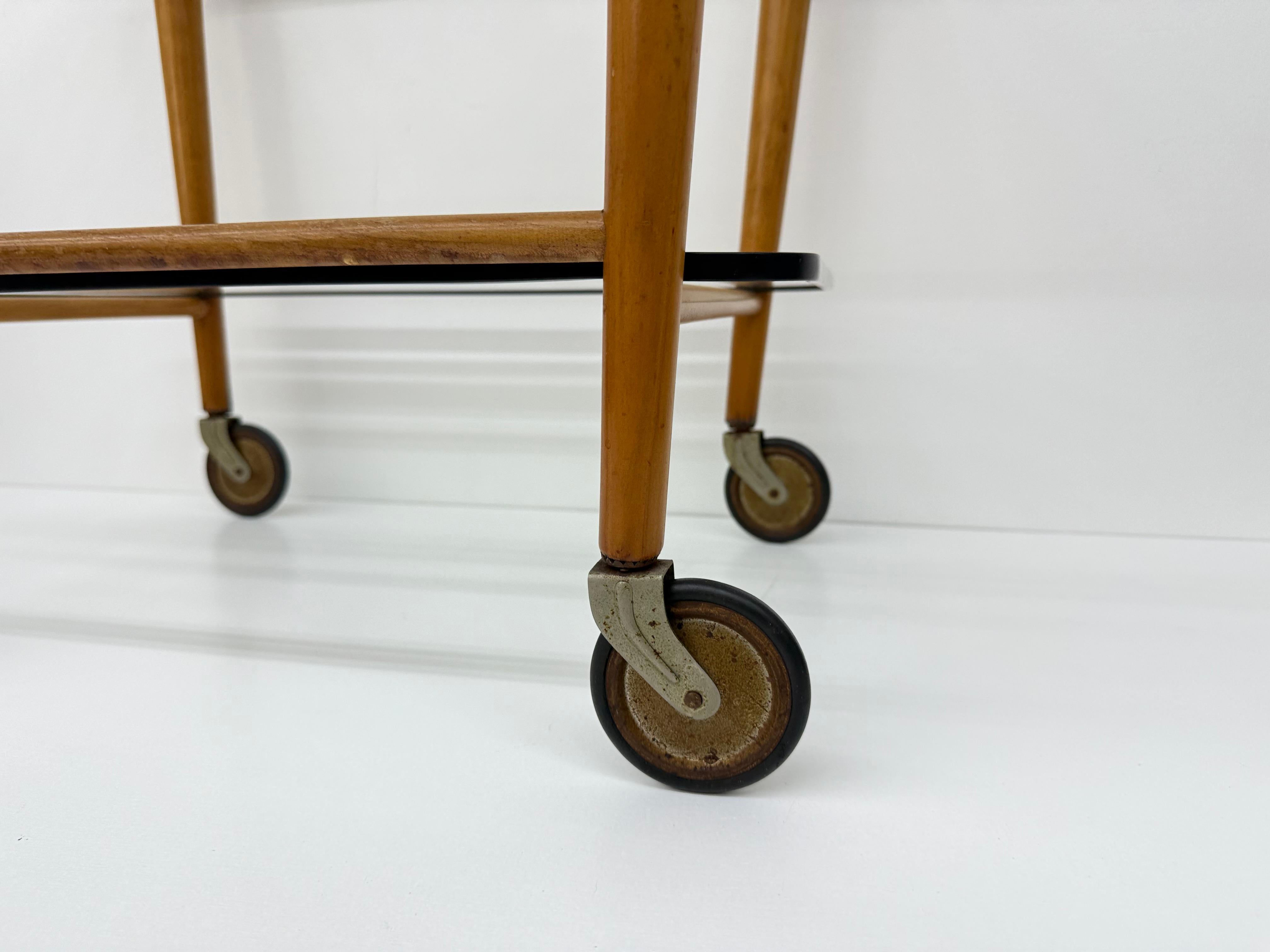 Table d'appoint en bois et verre Coja Culemburg modèle 1127 , années 1970 en vente 8