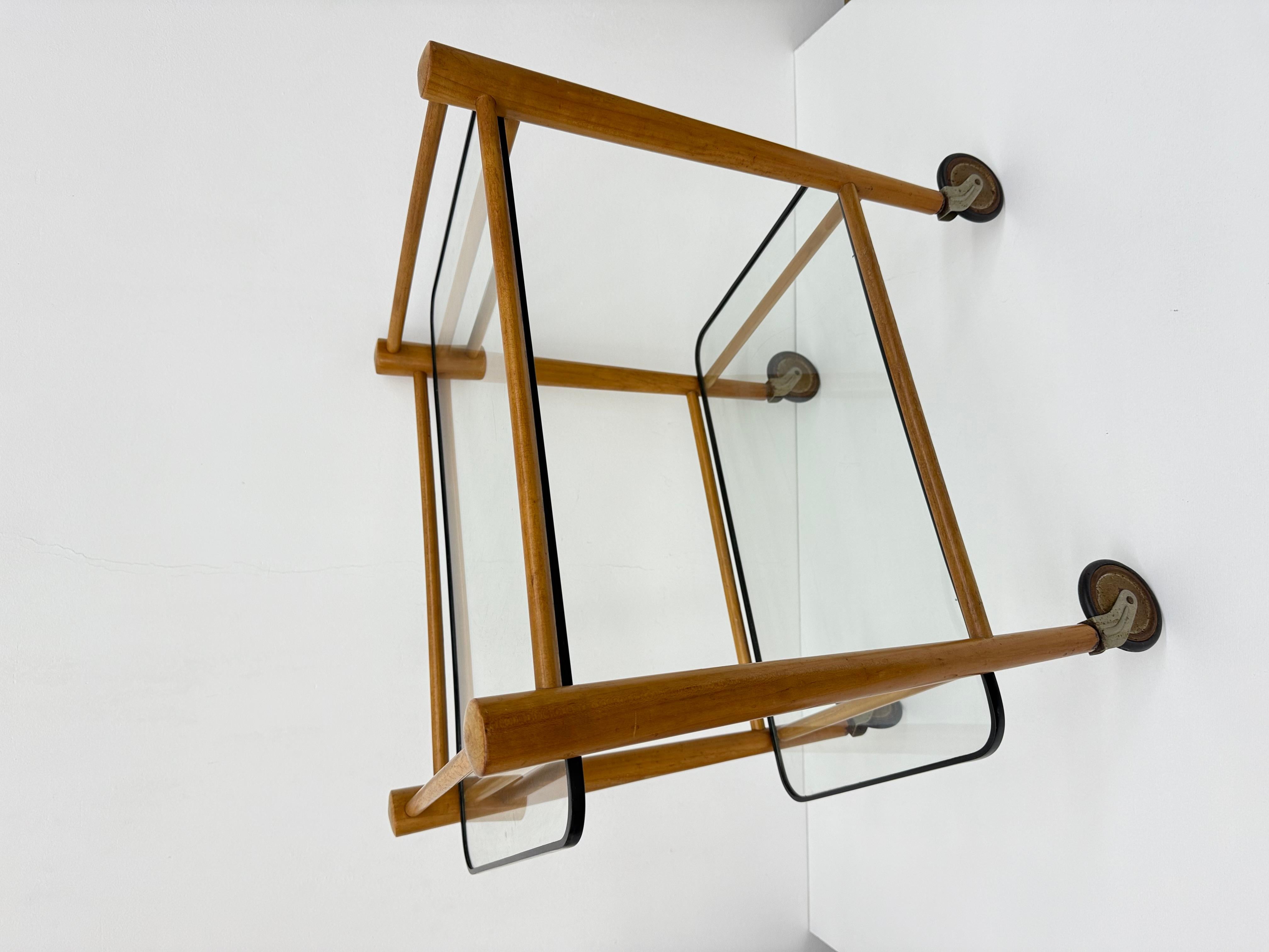 Table d'appoint en bois et verre Coja Culemburg modèle 1127 , années 1970 en vente 11