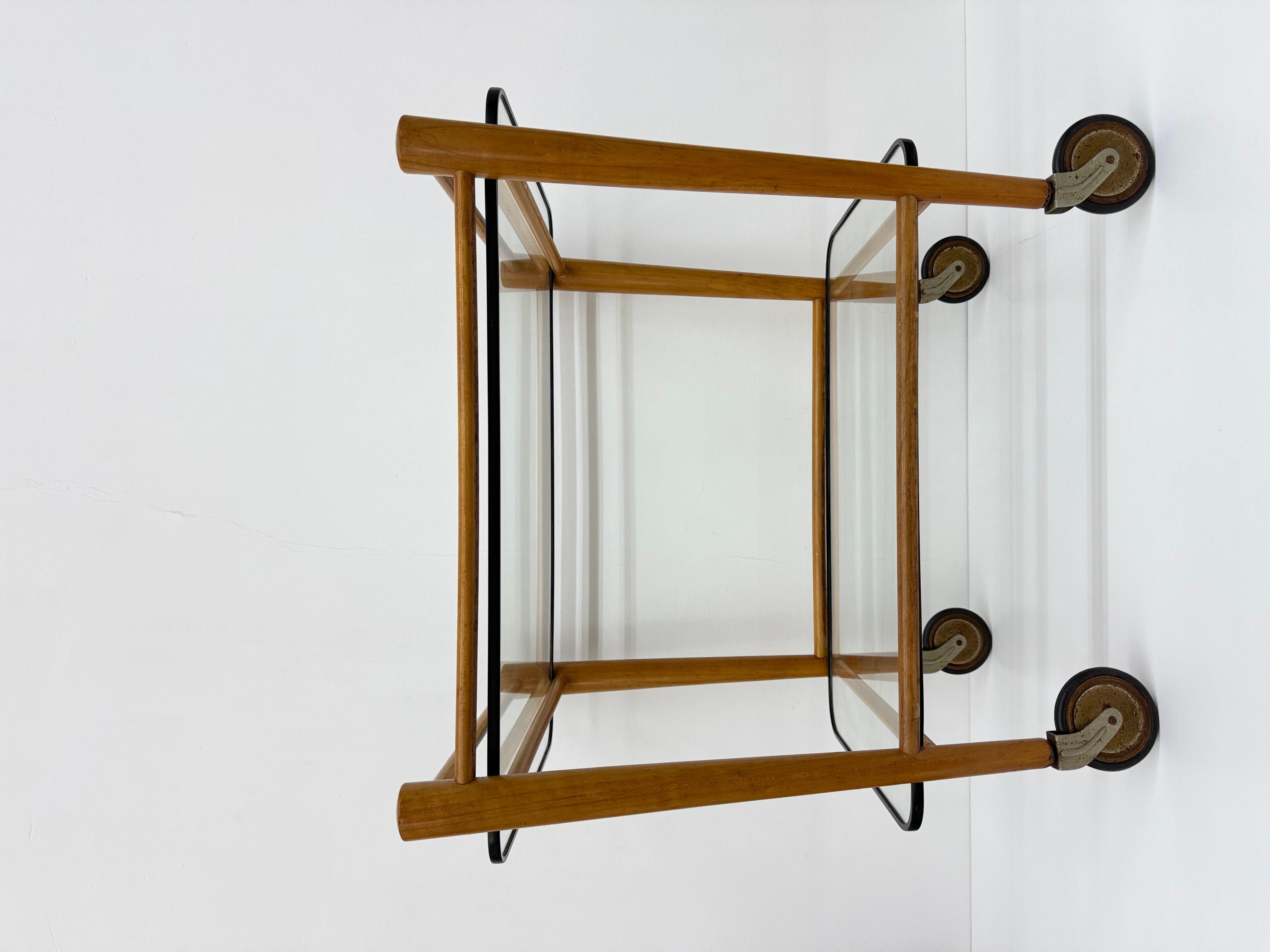 Mid-Century Modern Table d'appoint en bois et verre Coja Culemburg modèle 1127 , années 1970 en vente