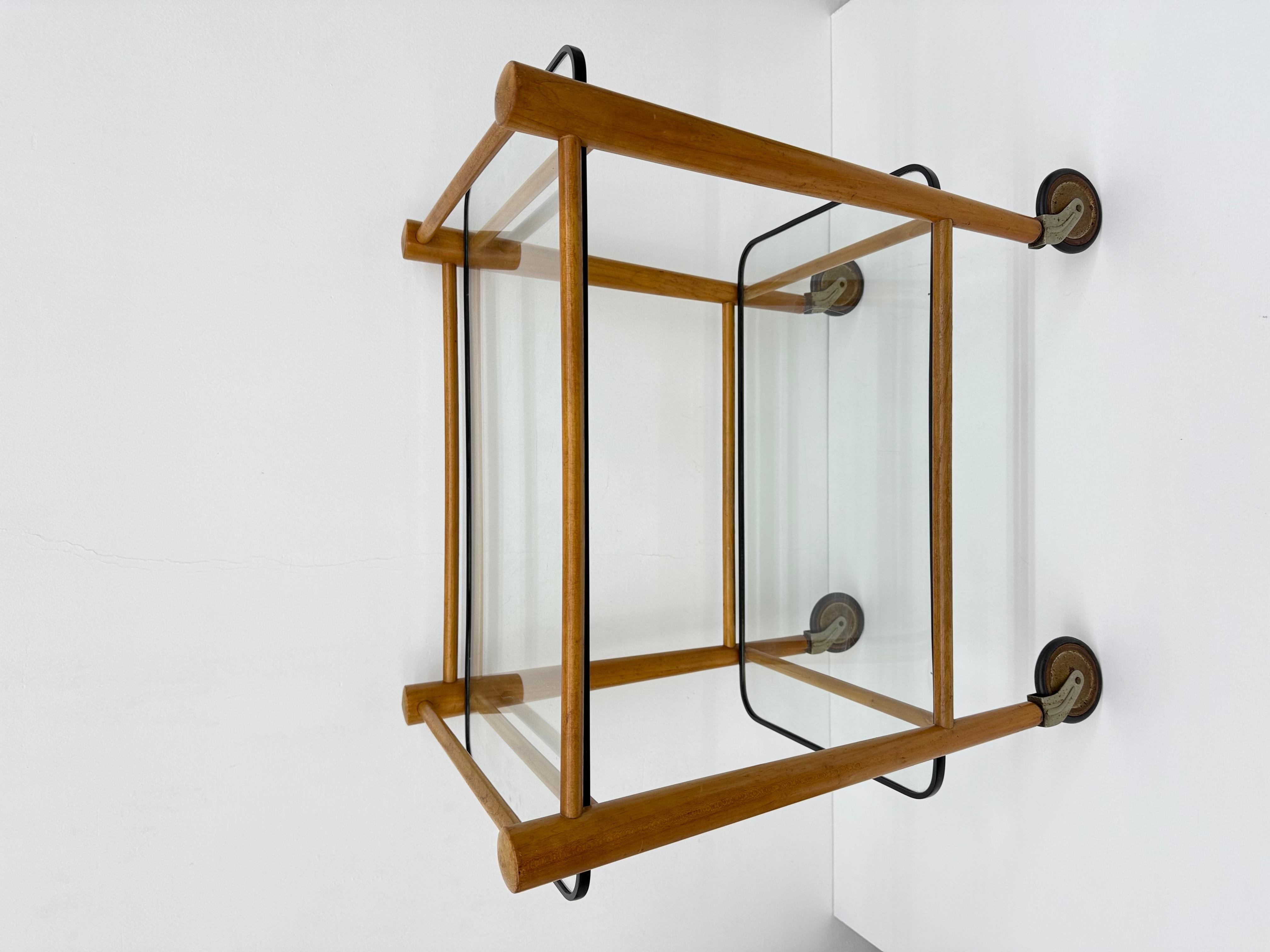 Table d'appoint en bois et verre Coja Culemburg modèle 1127 , années 1970 Bon état - En vente à Delft, NL