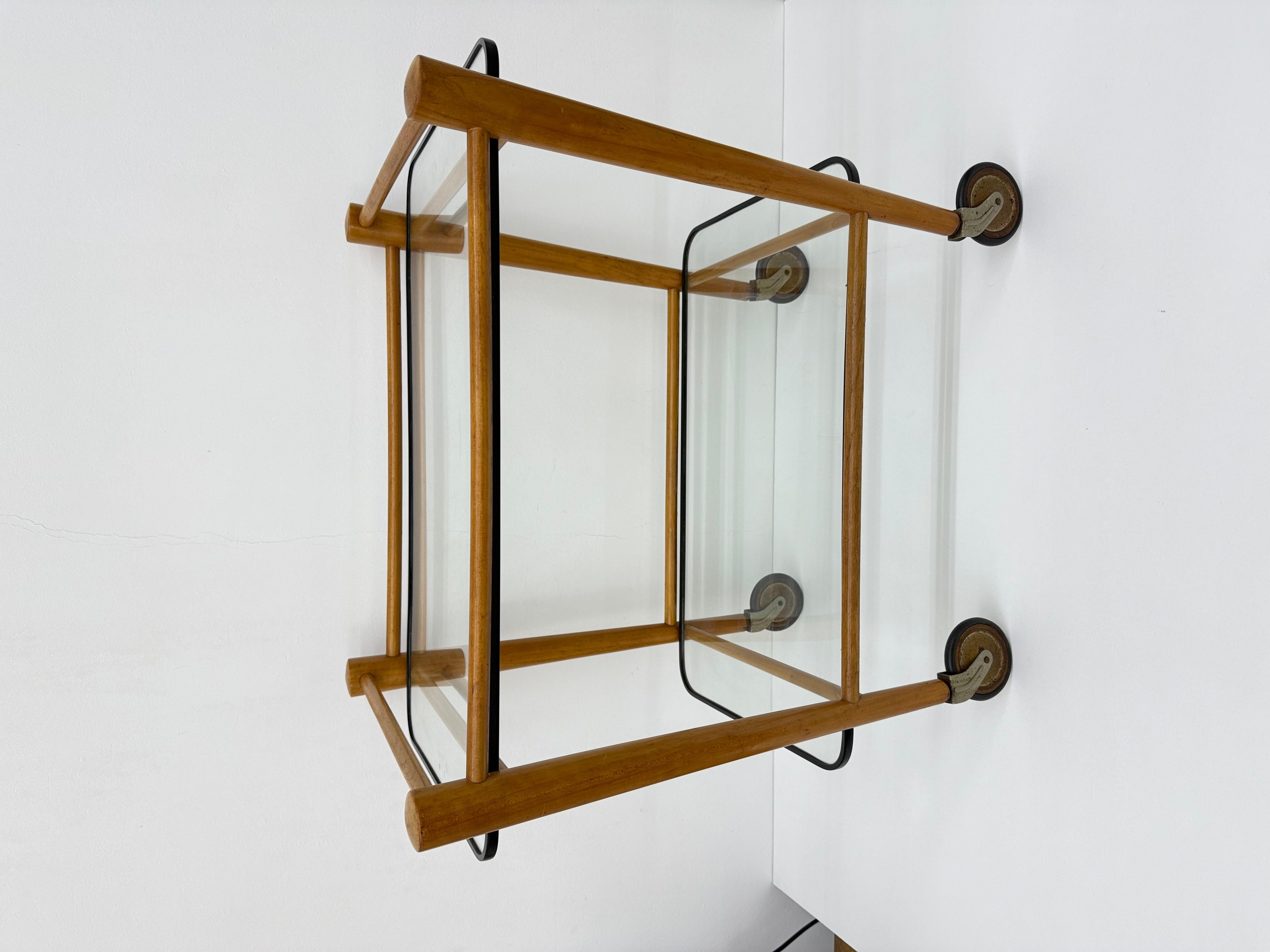 Verre Table d'appoint en bois et verre Coja Culemburg modèle 1127 , années 1970 en vente
