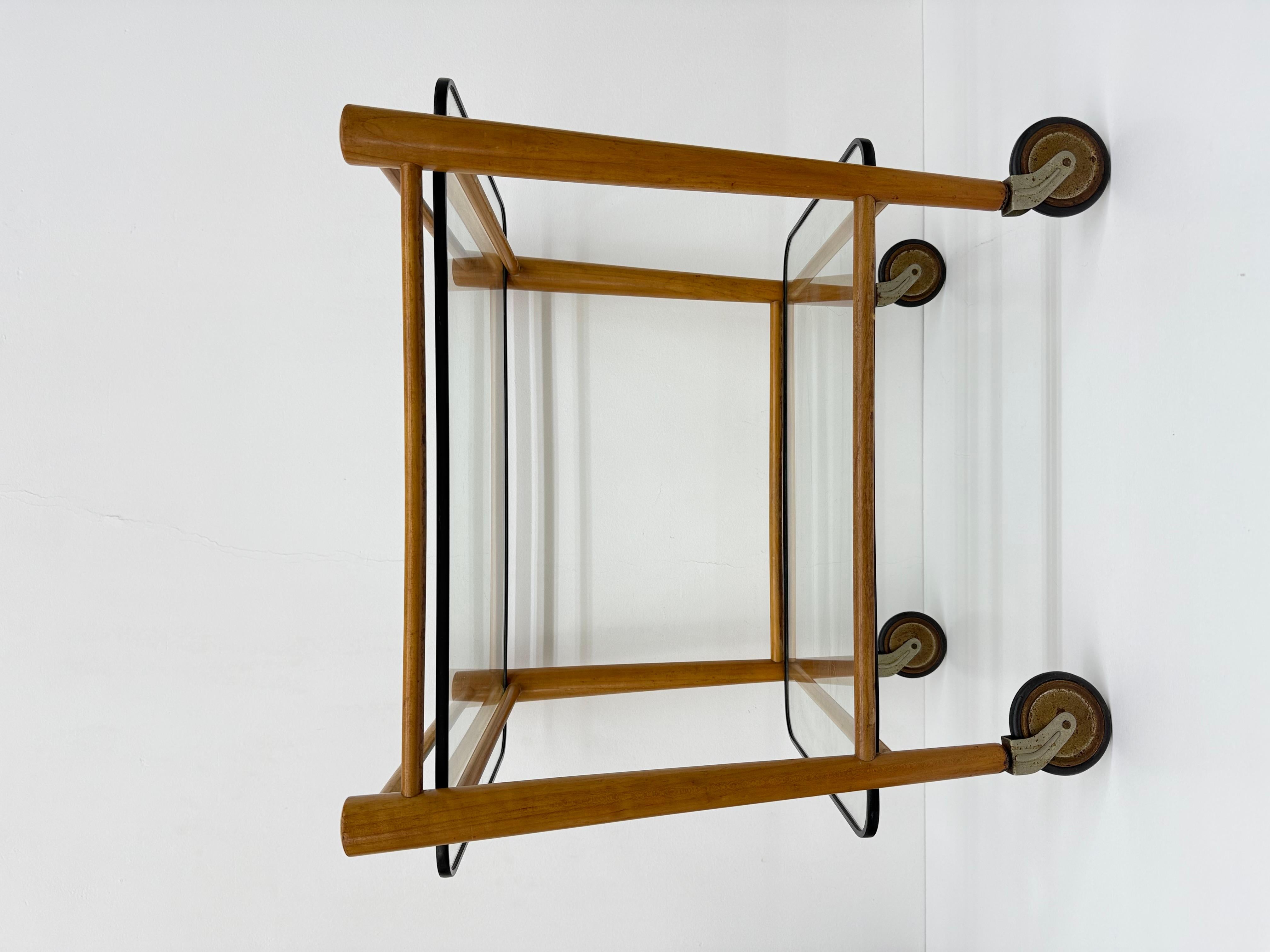Table d'appoint en bois et verre Coja Culemburg modèle 1127 , années 1970 en vente 2