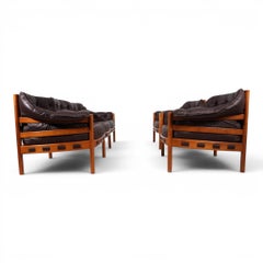 Conjunto de salón Coja, de Sven Ellekaer: sofá de tres plazas y dos sillones en color Bro