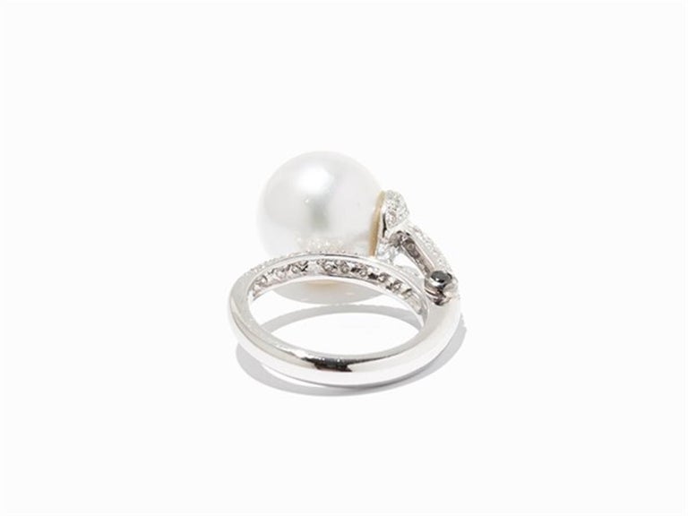 Cocktail Ring Diamonds and South Sea Cultured Pearl 18 Karat For Sale 1