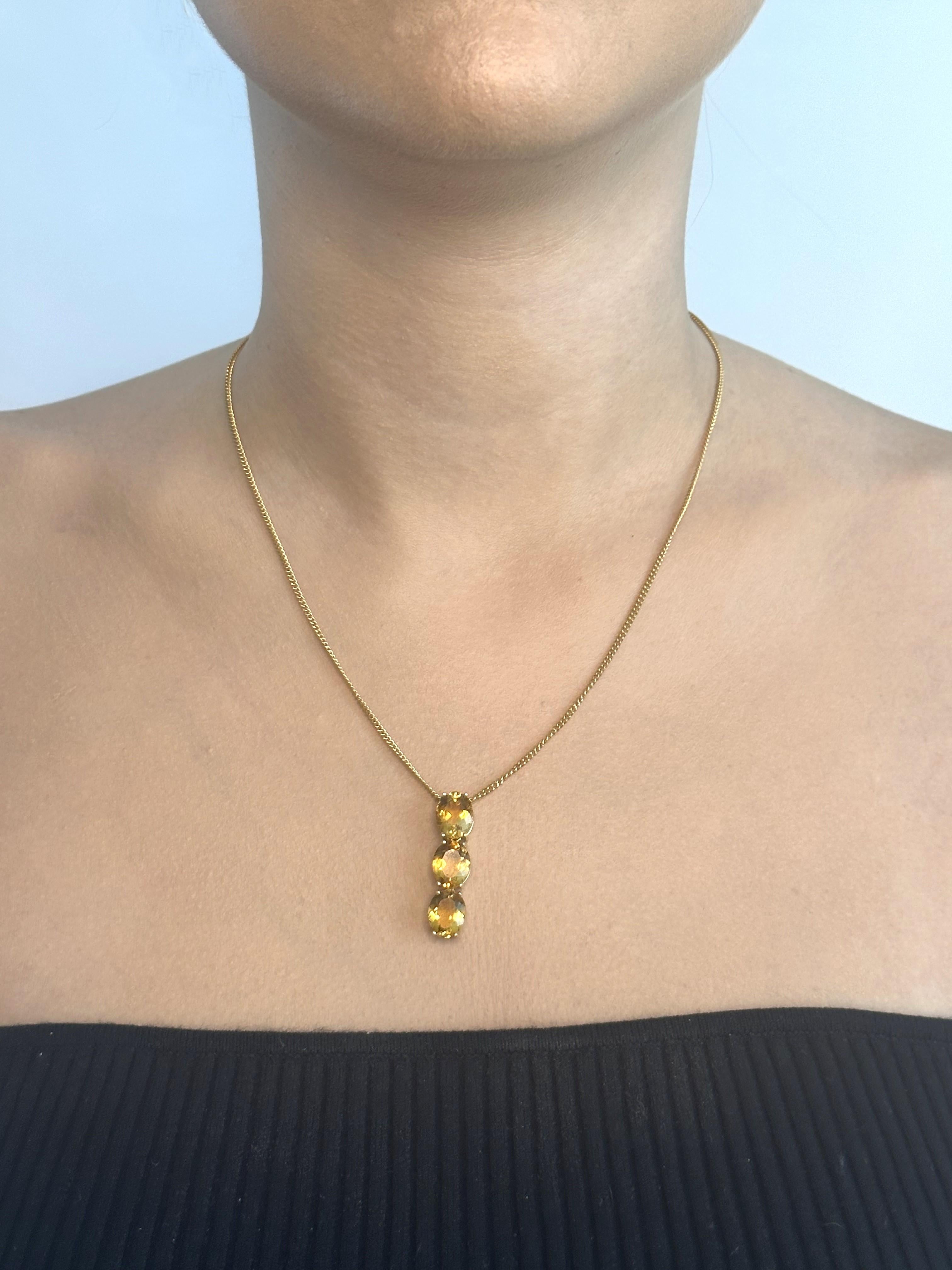 Romantico Colar em Ouro 19.2k e 7 carati di citrini ovais 8 x 10 mm in vendita