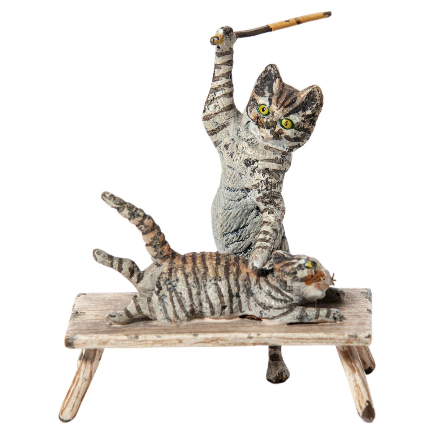 Cold-painted bronze cats sculpture attributed to Franz Bergmann. Austria. For Sale