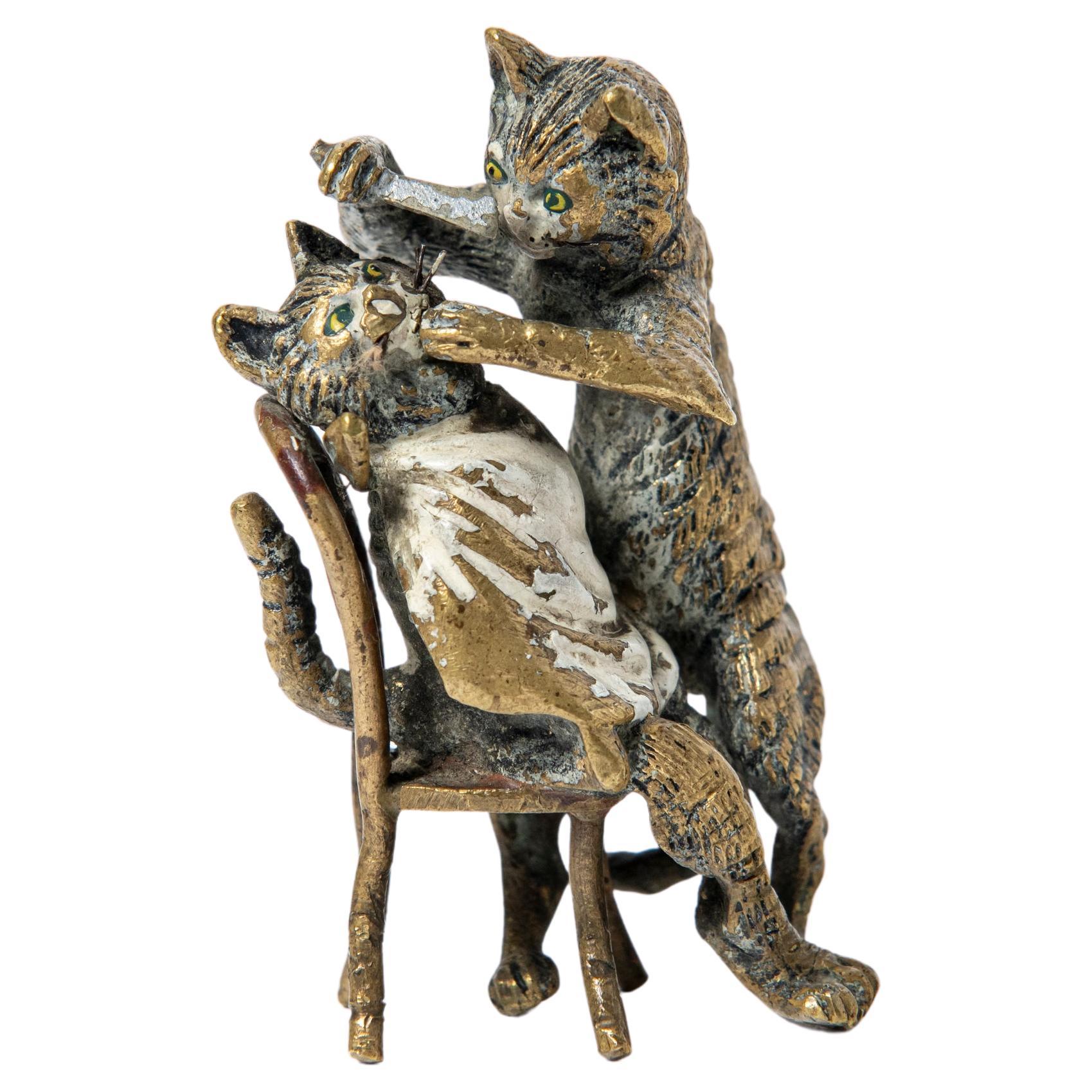 Cold-painted bronze cats sculpture attributed to Franz Bergmann. Austria. For Sale