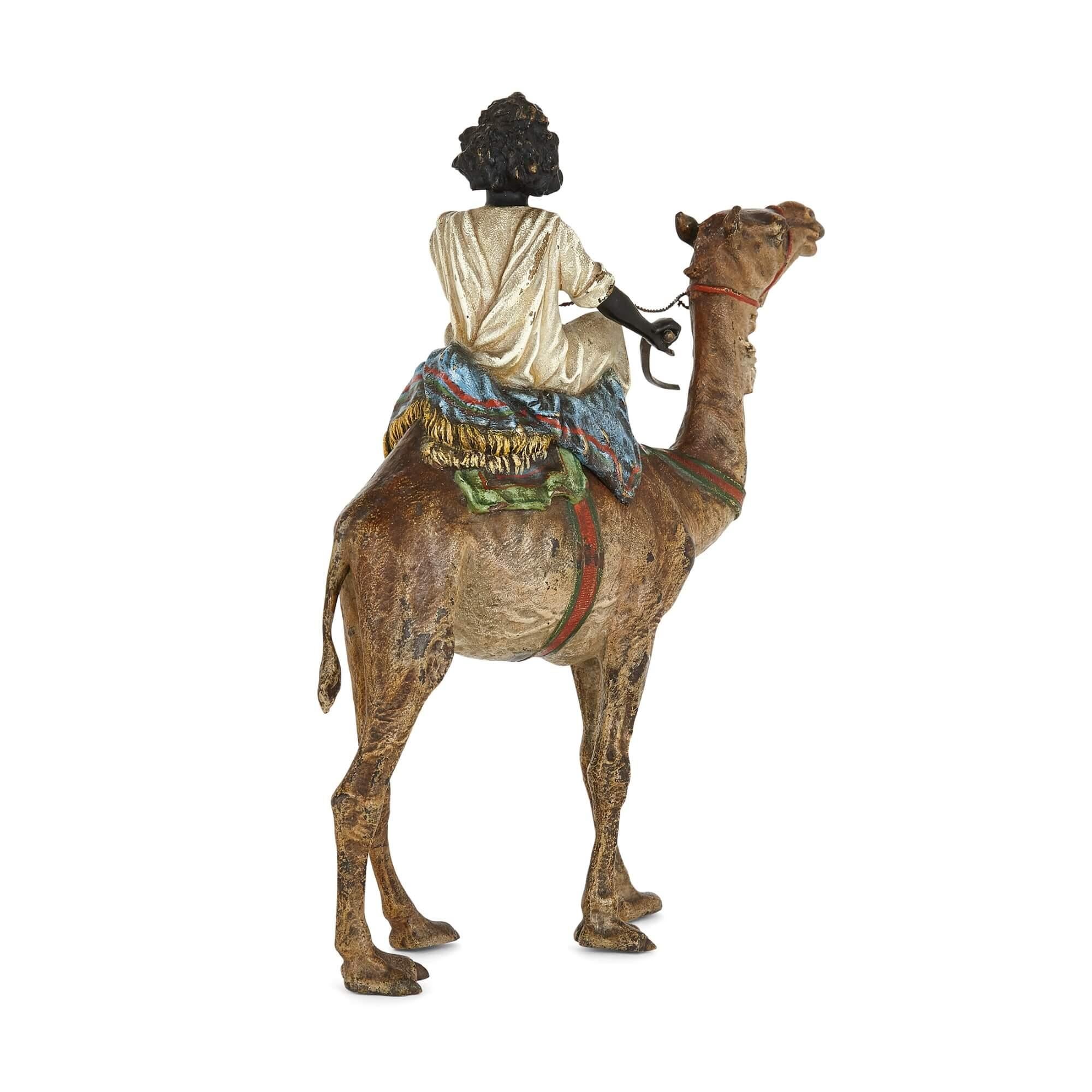 Cold-bemalte Bronze einer Kamelie von Franz Xaver Bergman (Österreichisch) im Angebot