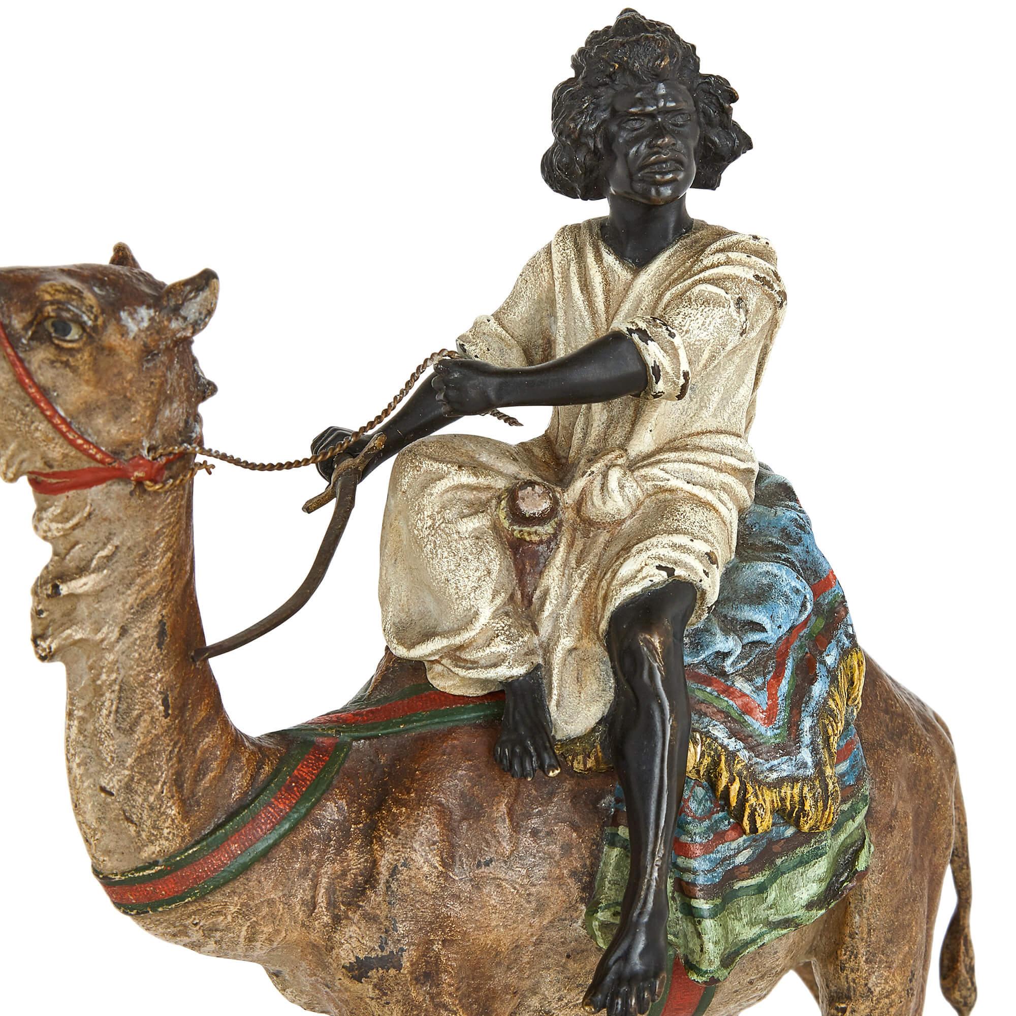 Cold-bemalte Bronze einer Kamelie von Franz Xaver Bergman (Kaltmalerei) im Angebot