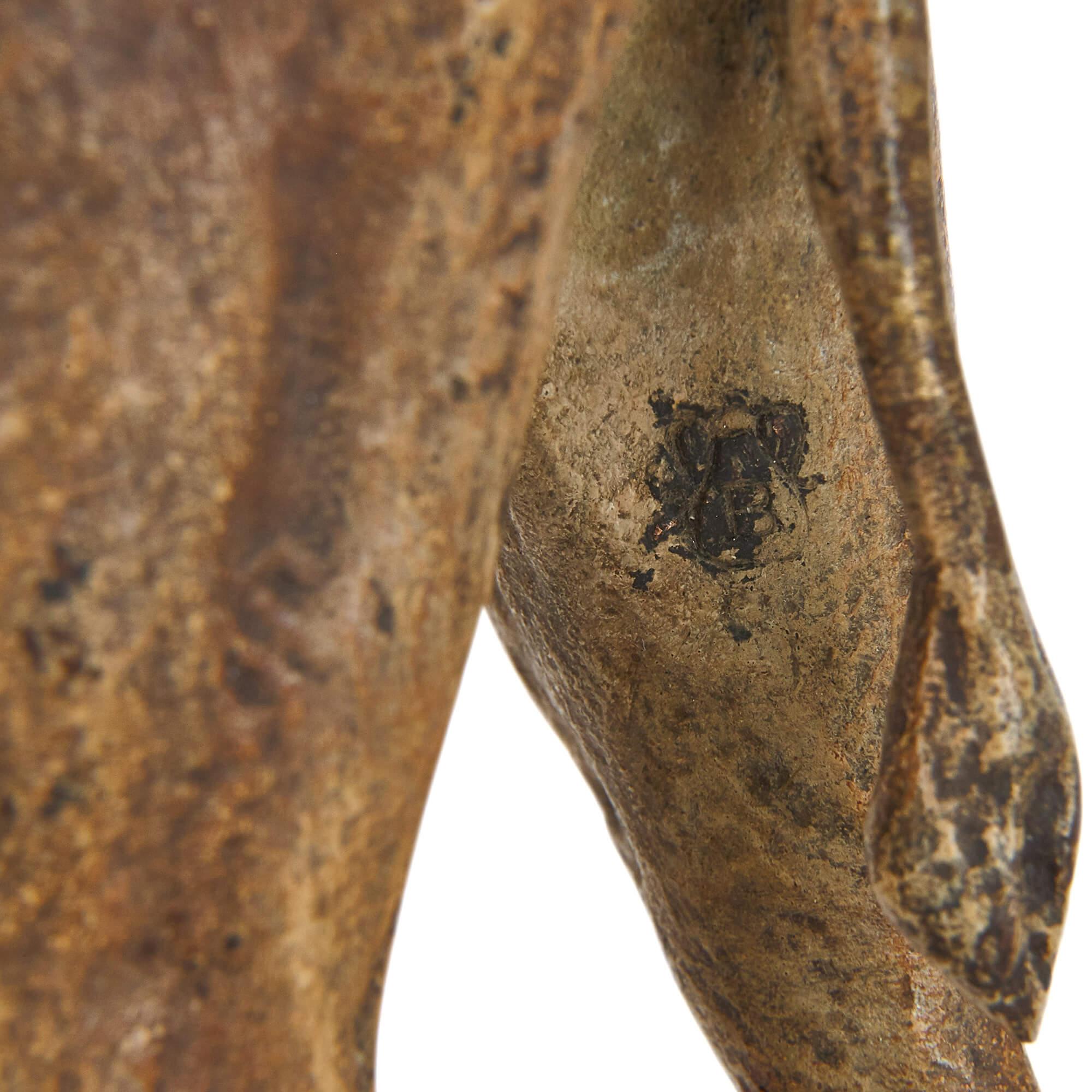 Cold-bemalte Bronze einer Kamelie von Franz Xaver Bergman (20. Jahrhundert) im Angebot