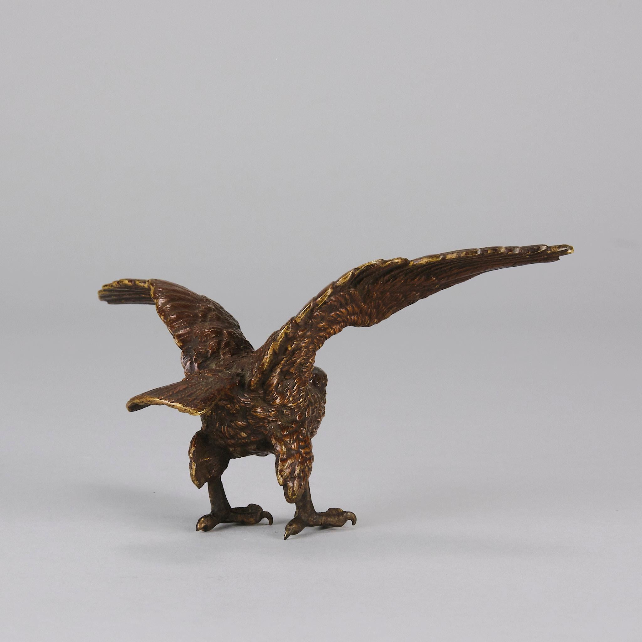 20ième siècle Sculpture en bronze peinte à froid intitulée « aigle aux ailes déployées » par Bergman en vente