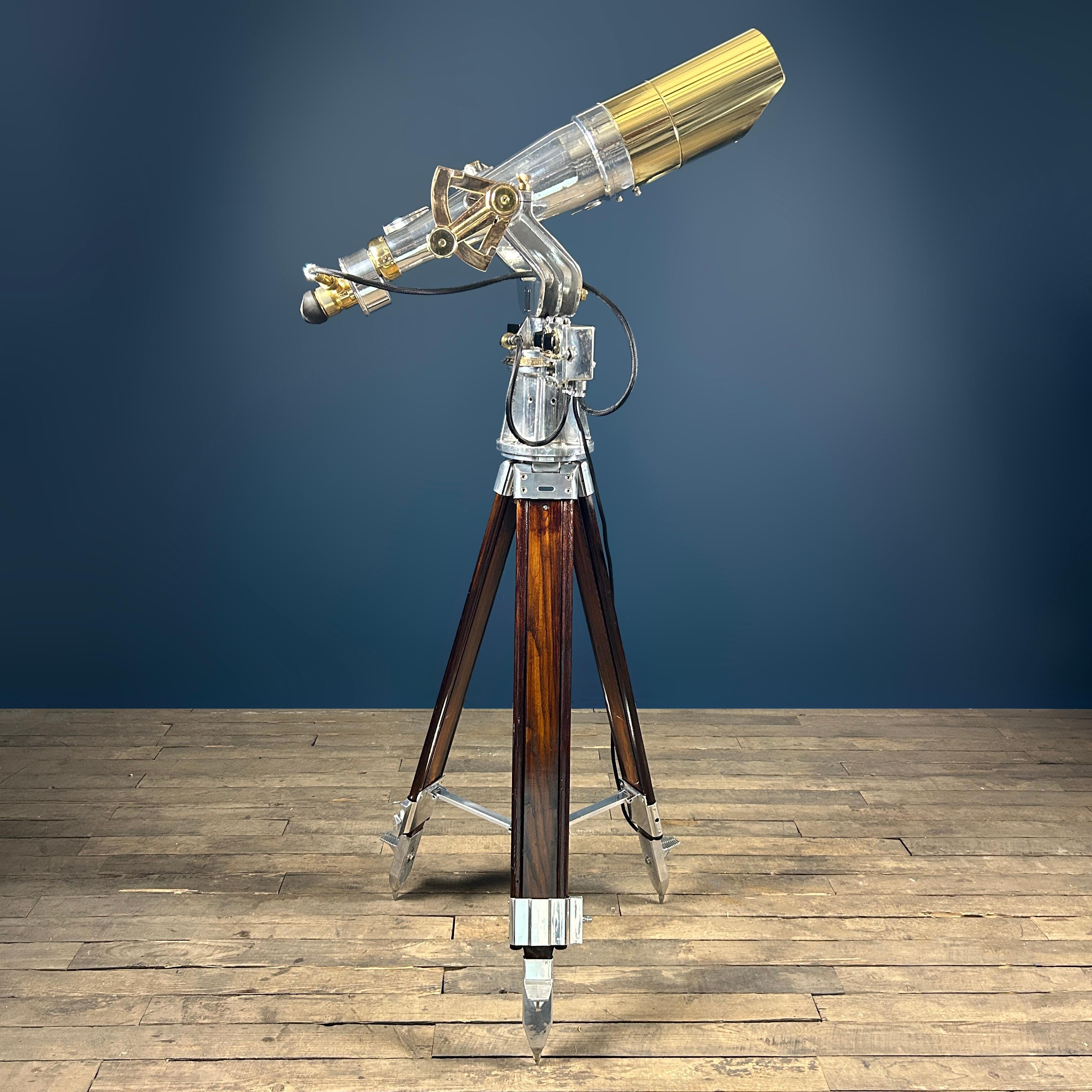 Industriel Agence de défense japonaise de la guerre froide Jumelles 20x 120 avec contrôle de l'éclairage en vente