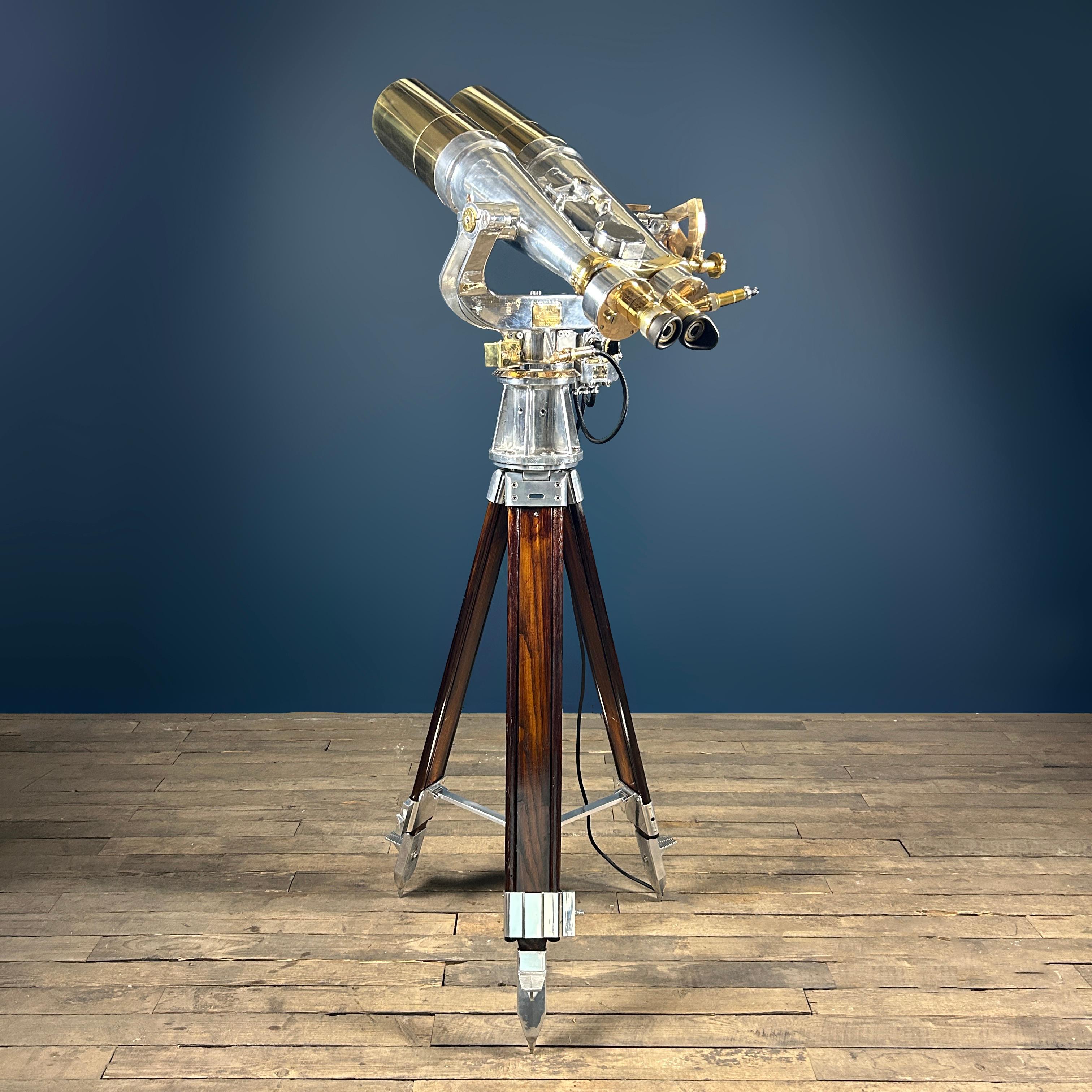 Japonais Agence de défense japonaise de la guerre froide Jumelles 20x 120 avec contrôle de l'éclairage en vente