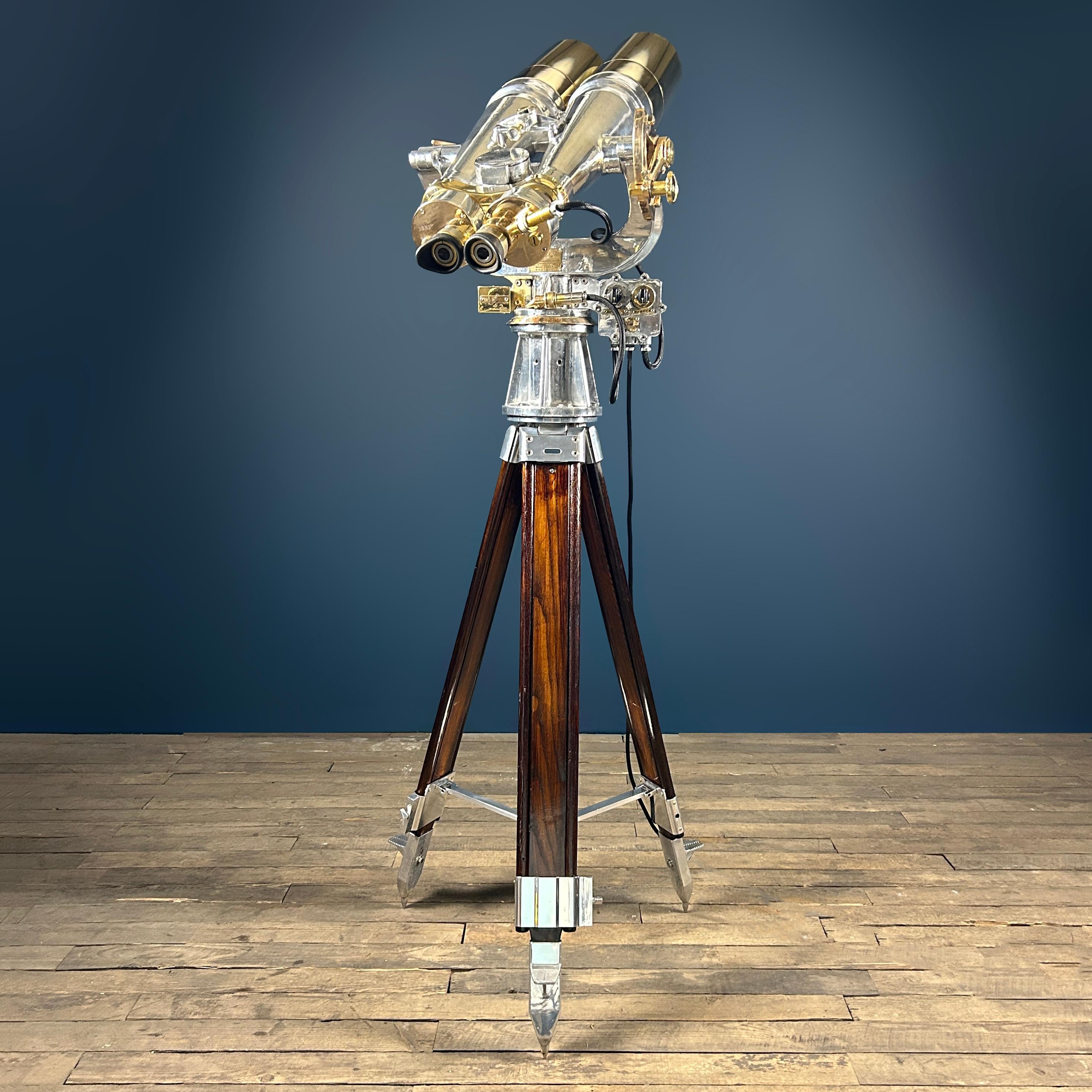 Moulage Agence de défense japonaise de la guerre froide Jumelles 20x 120 avec contrôle de l'éclairage en vente