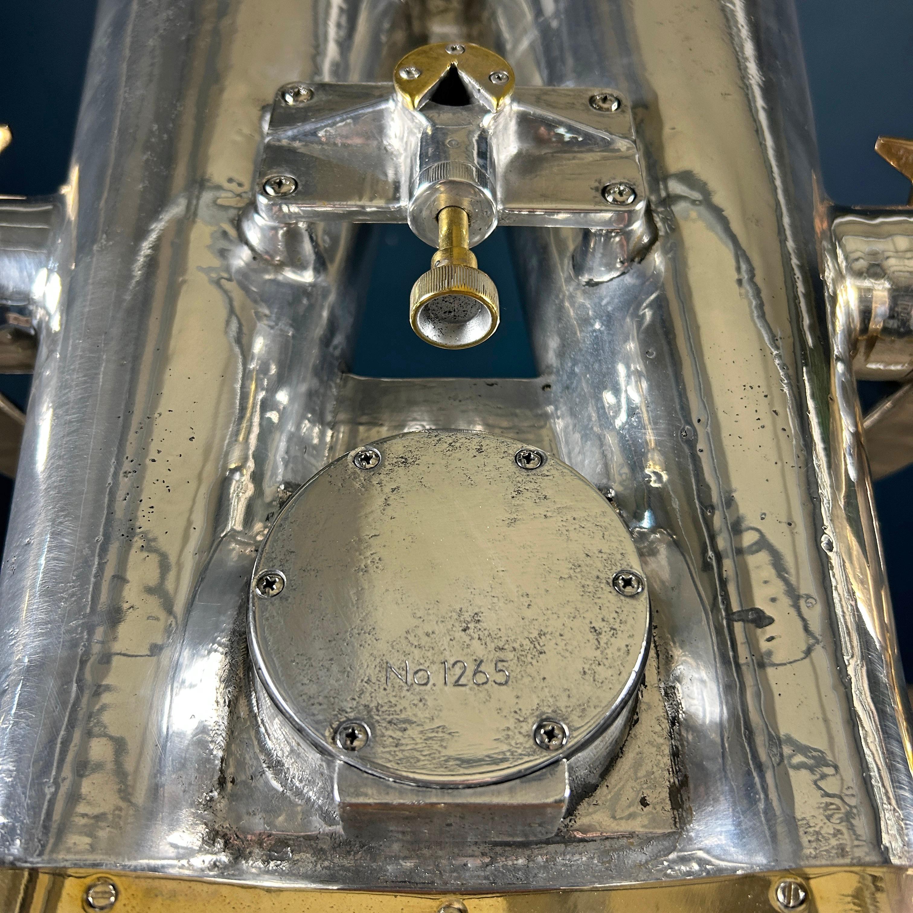 Agence de défense japonaise de la guerre froide Jumelles 20x 120 avec contrôle de l'éclairage en vente 1