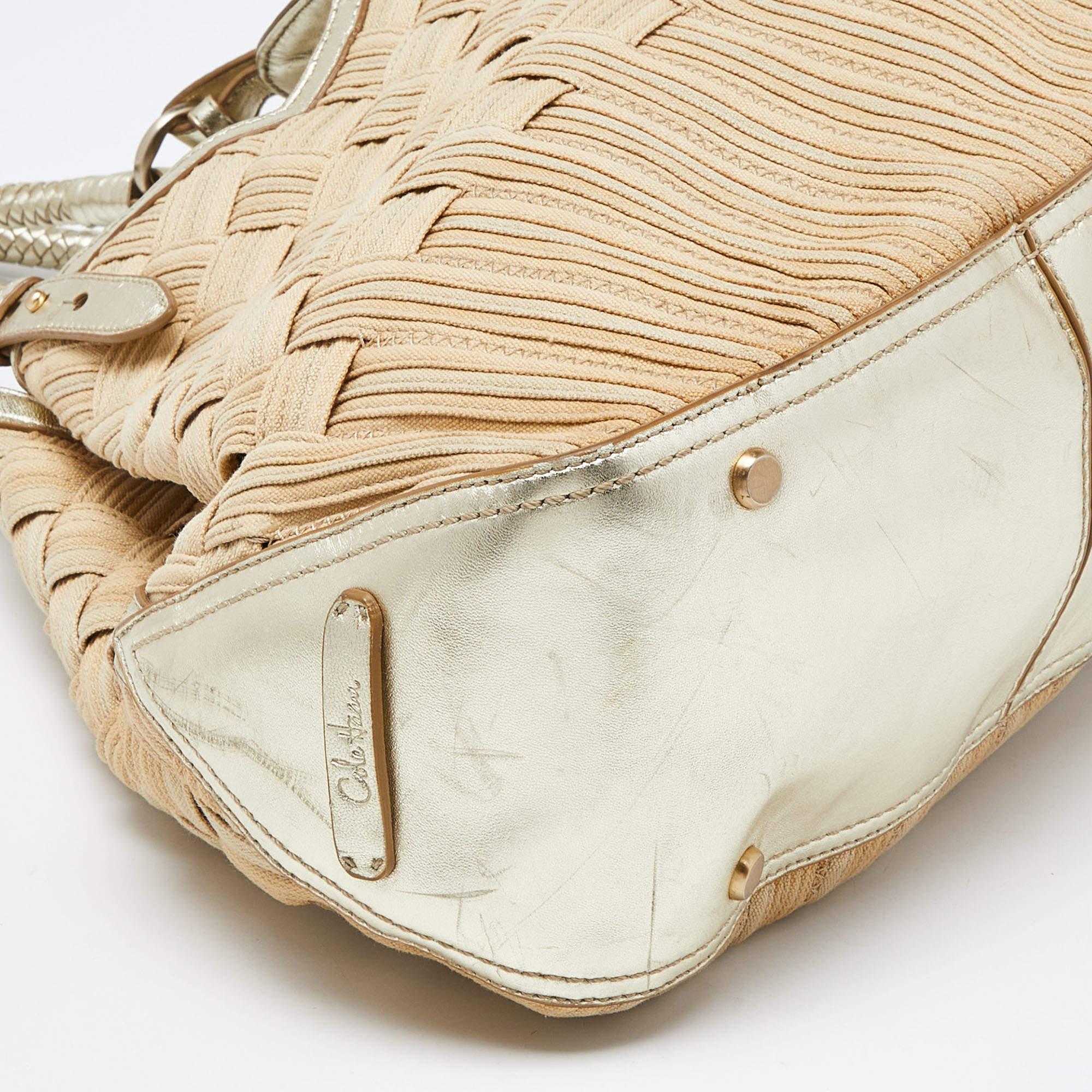 Cole Haan Beige/Oro: borsa in tela intrecciata e pelle in vendita 5