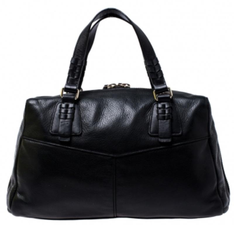 Sacoche à poche frontale en cuir noir Cole Haan État moyen - En vente à Dubai, Al Qouz 2