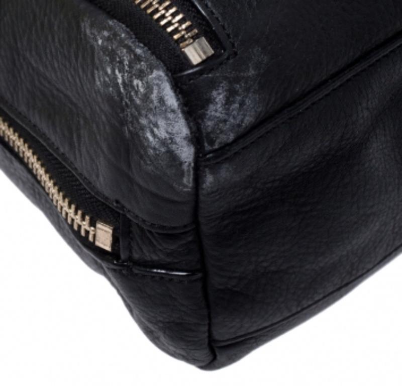 Sacoche à poche frontale en cuir noir Cole Haan Pour femmes en vente