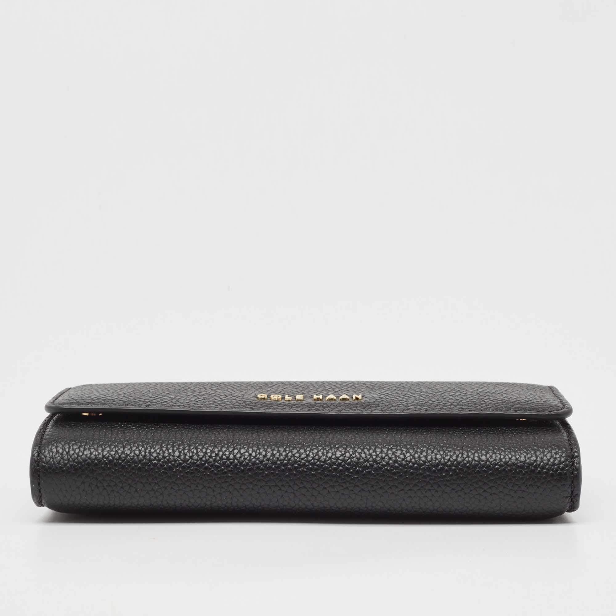 Cole Haan Black Leather Grand Series Wallet On Chain For Sale 2