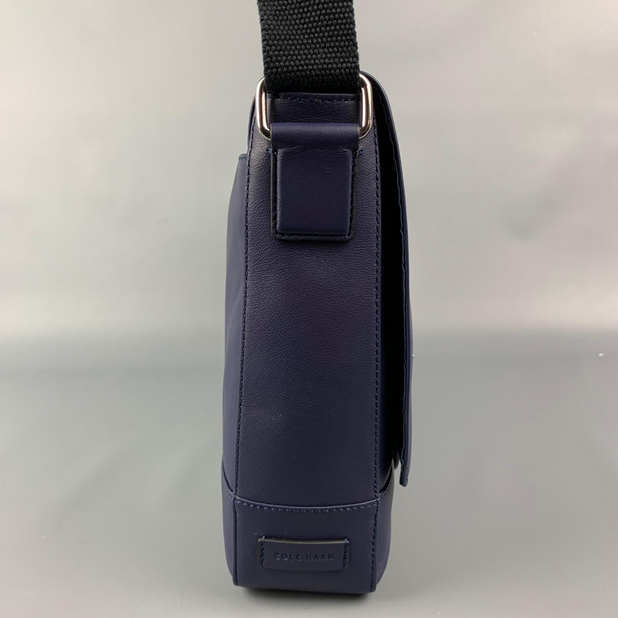 Nero COLE HAAN Borsa messenger in pelle blu