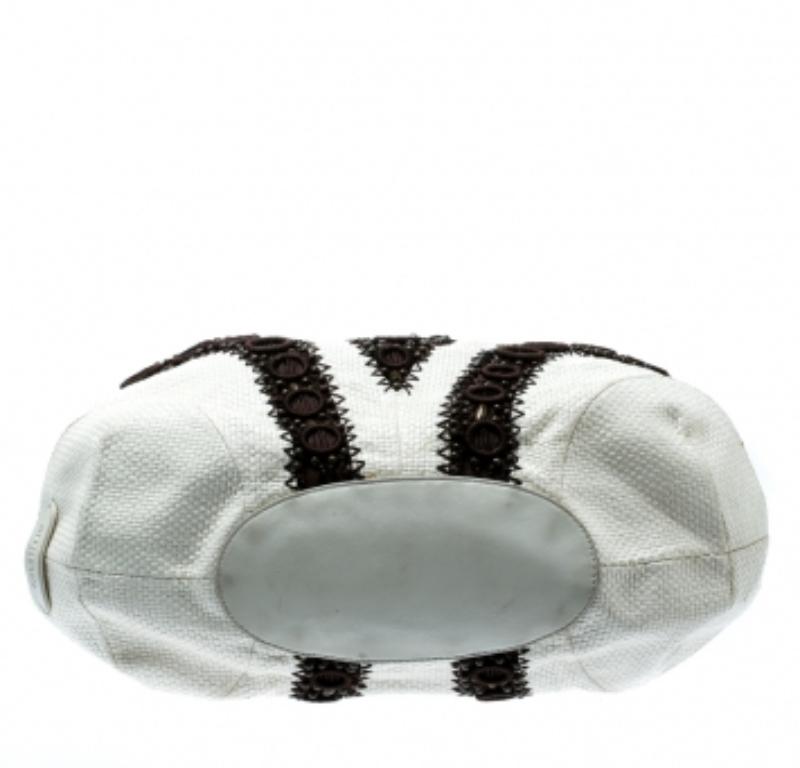 Cole Haan - Borsa con perline in pelle intrecciata bianca/marrone in vendita 1