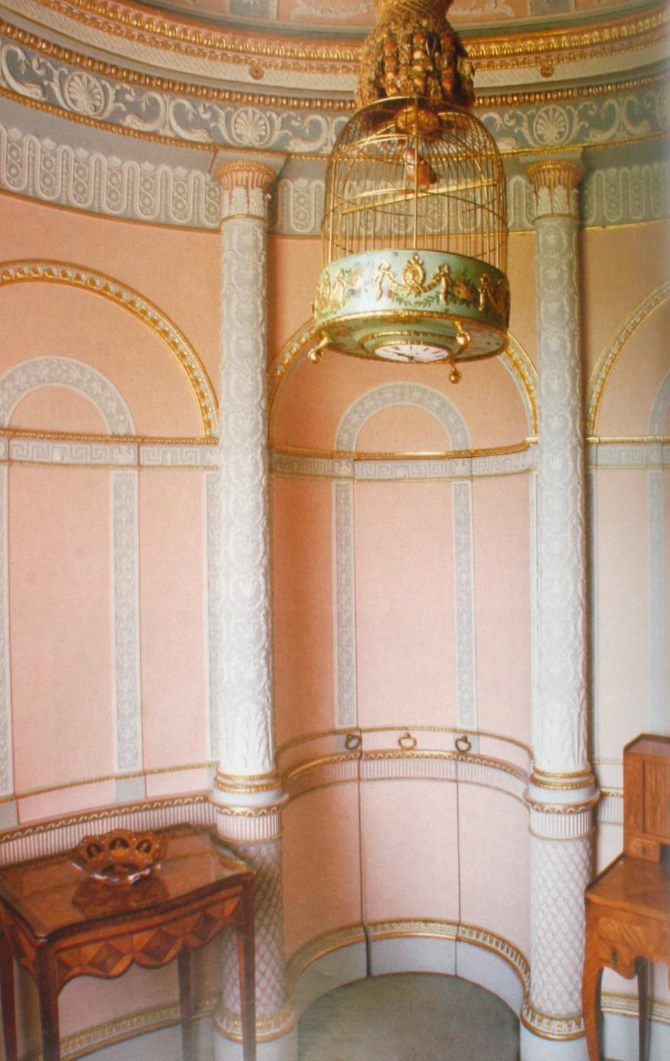 Colefax and Fowler, the Best in English Interior Decoration by Chester Jones 2