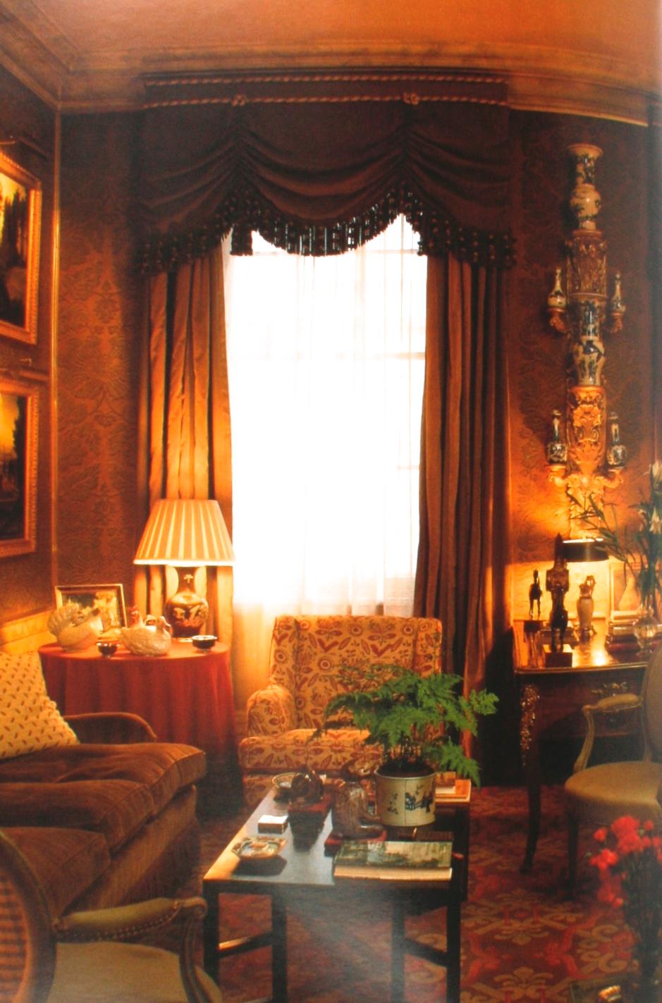 Paper Colefax and Fowler, the Best in English Interior Decoration by Chester Jones