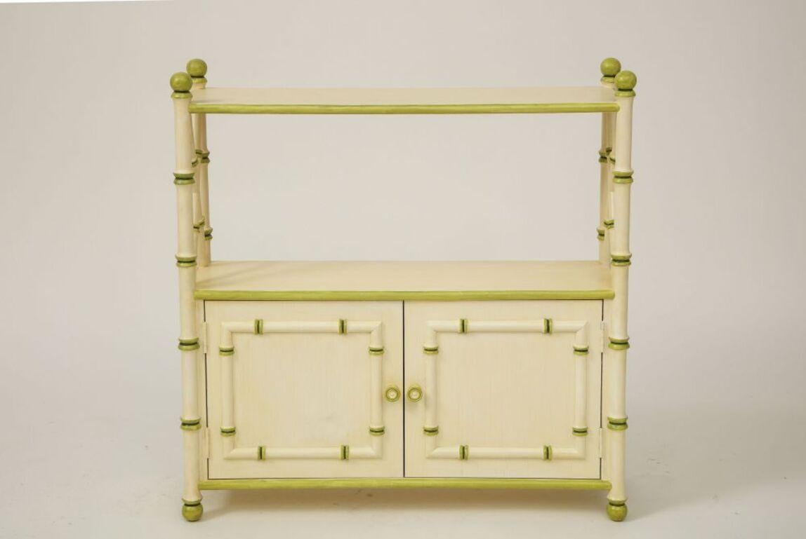 Colefax & Fowler - Green Painted Hanging Shelf In Excellent Condition For Sale In New York, NY
