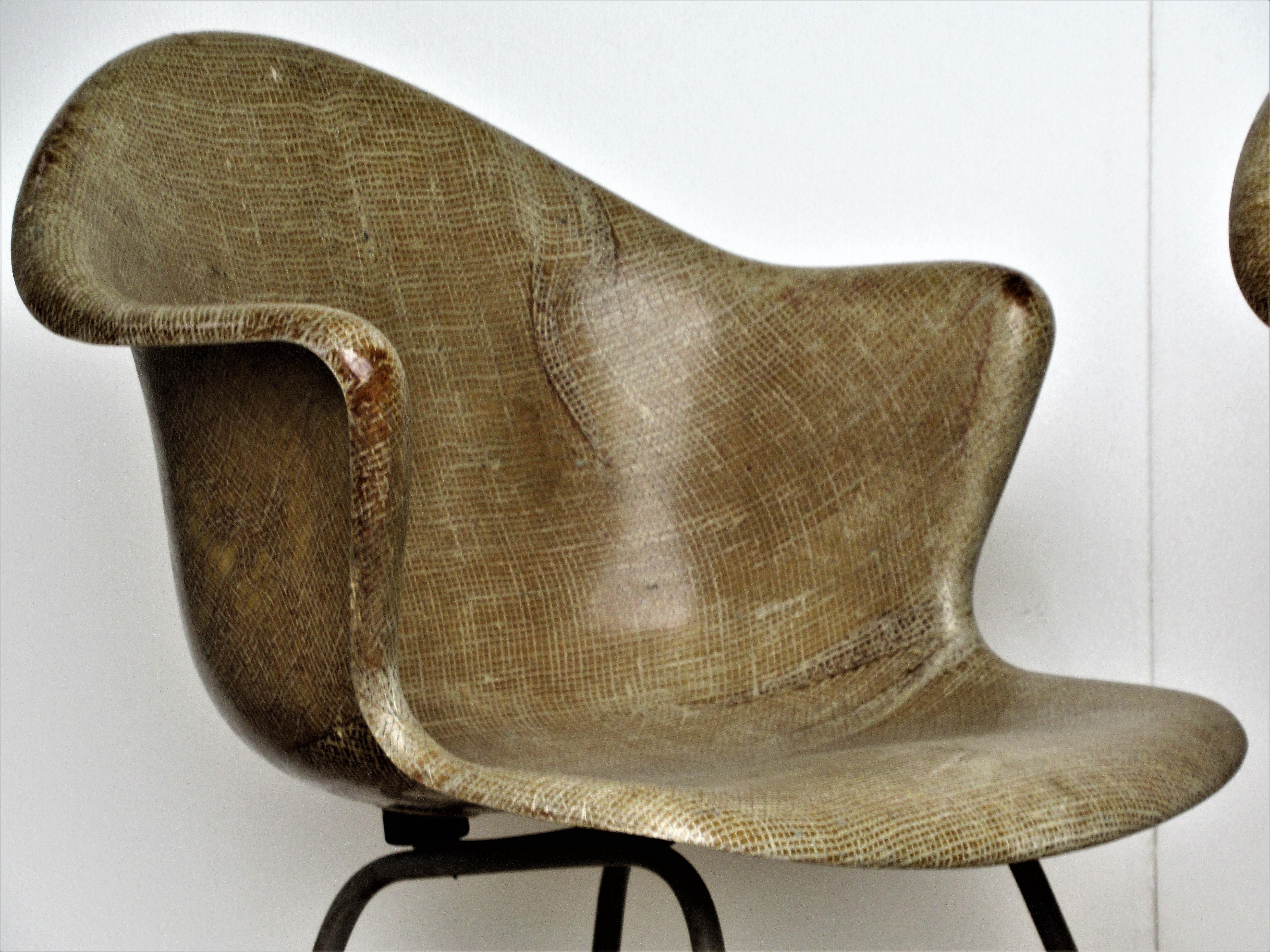 Coles Steel Modernist Fiberglass Bucket Chairs  8