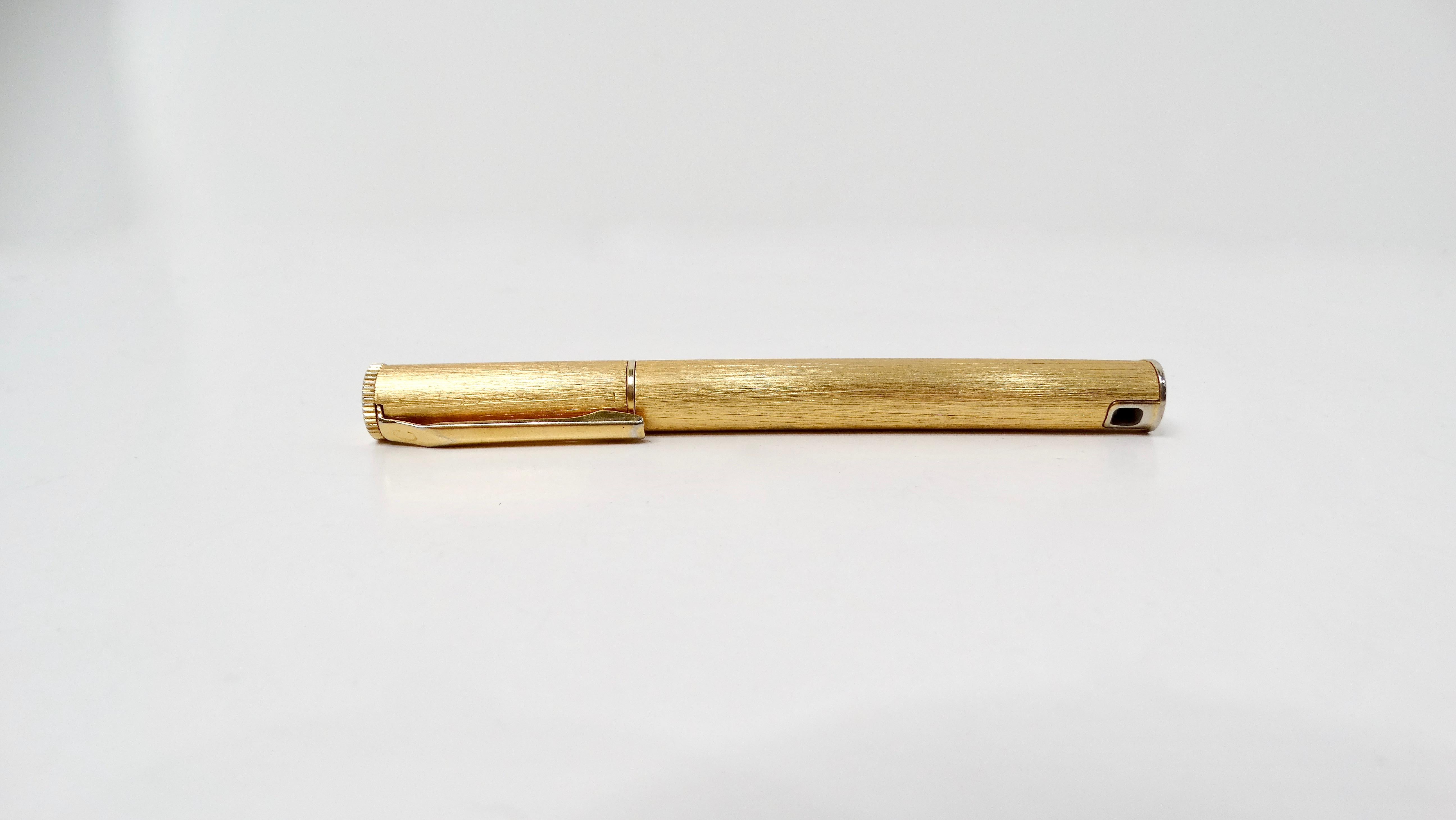 Colibri Gold-Tone Clip Pen-Style Refillable Butane Lighter In Good Condition In Scottsdale, AZ