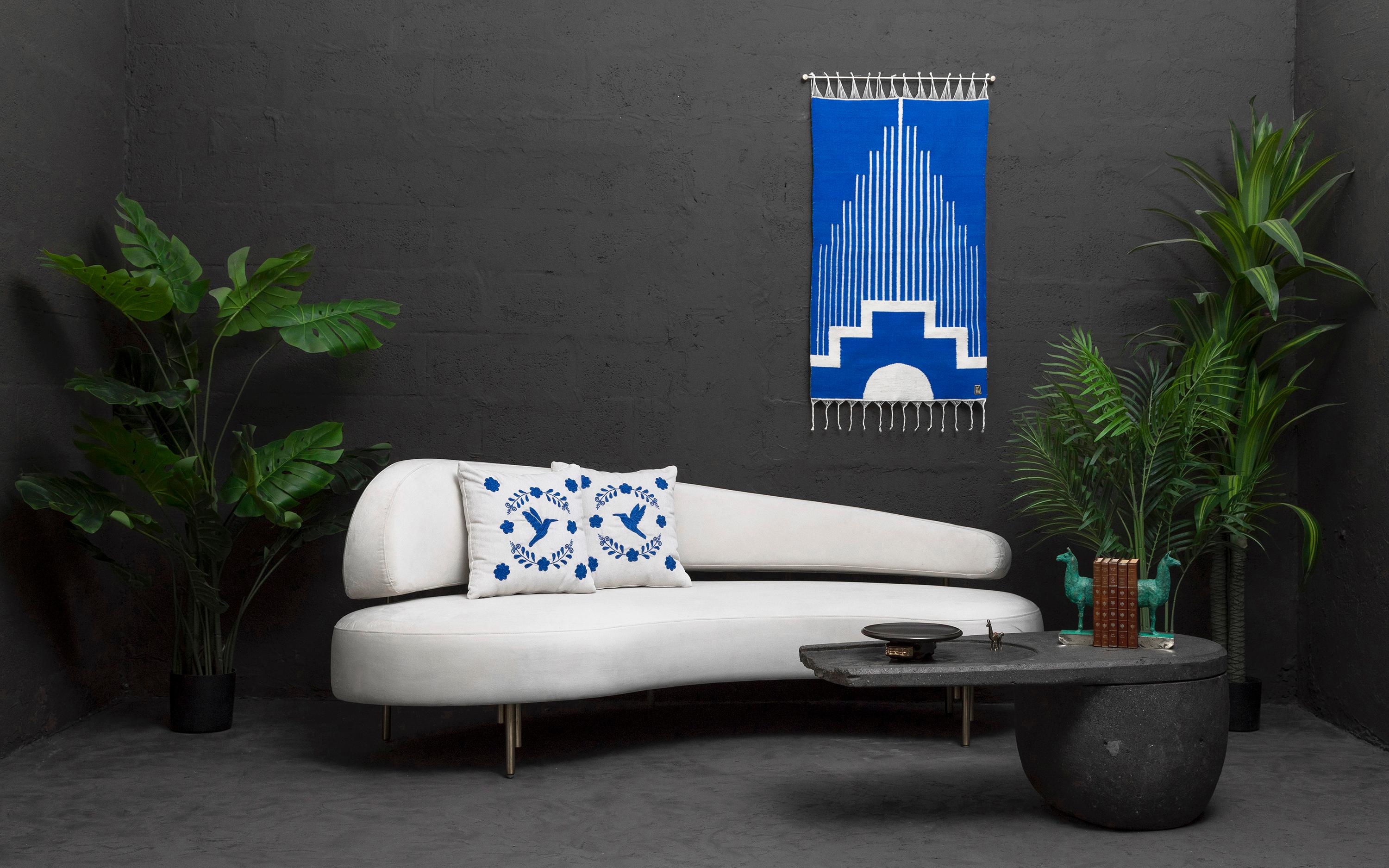 Équatorien COLIBRÍ Coussins décoratifs brodés à la main en tissu ivoire ANDEAN, lot de 2 en vente