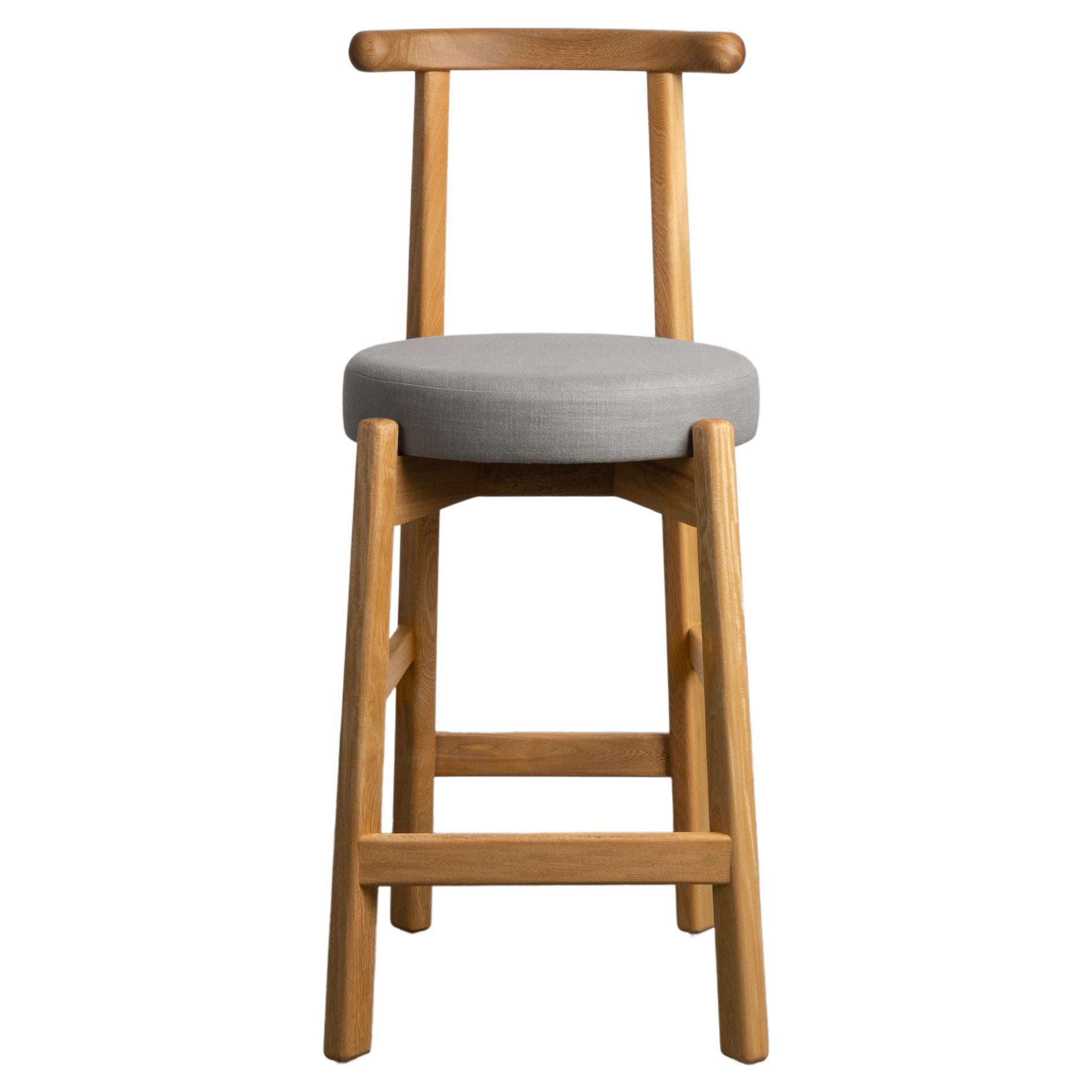 Customizable Modern Colima Barhocker, massiv  Holz und Polstermöbel.