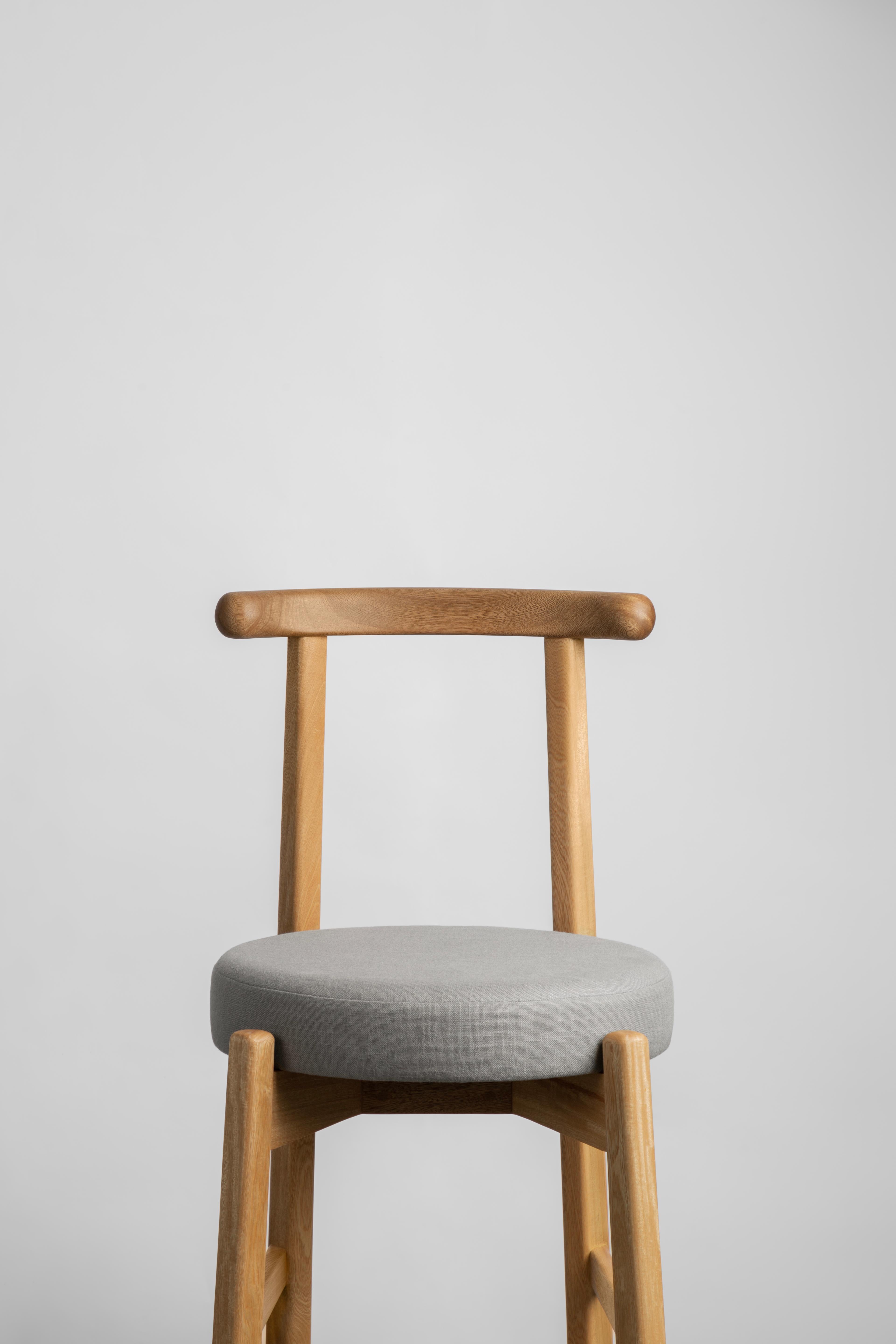 Customizable Modern Colima Counter Hocker, massiv  Holz und Polstermöbel. (Mexikanisch) im Angebot