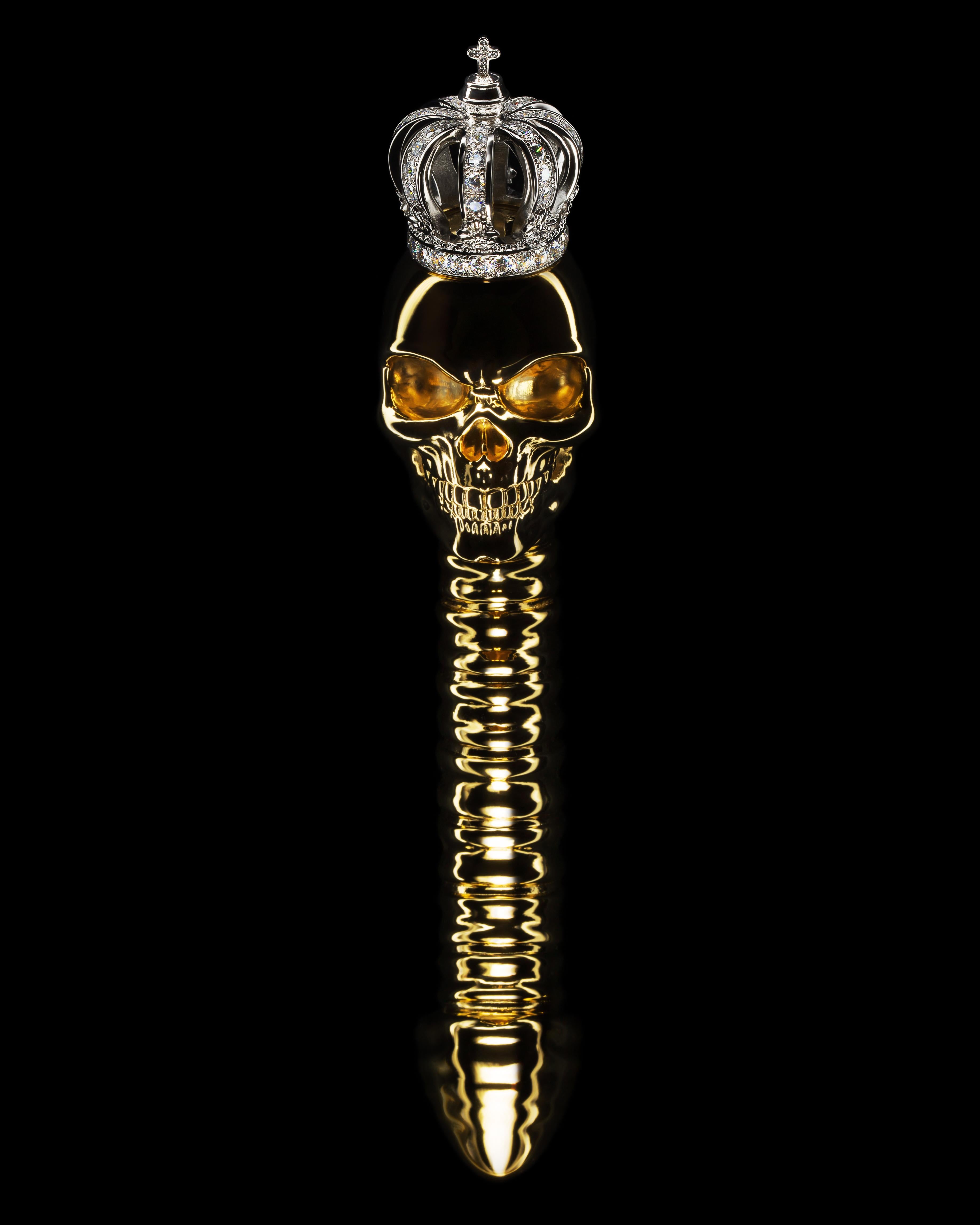 "Kings Remains" Sculpture en or 24 carats 8 x 2 pouces Ed. of 10 par Colin Burn

Support : or jaune 24 carats, or blanc 18 carats et diamants
Edition de 10

NOTE : le temps de préparation peut prendre jusqu'à 8 semaines.

Sculpture de crâne et
