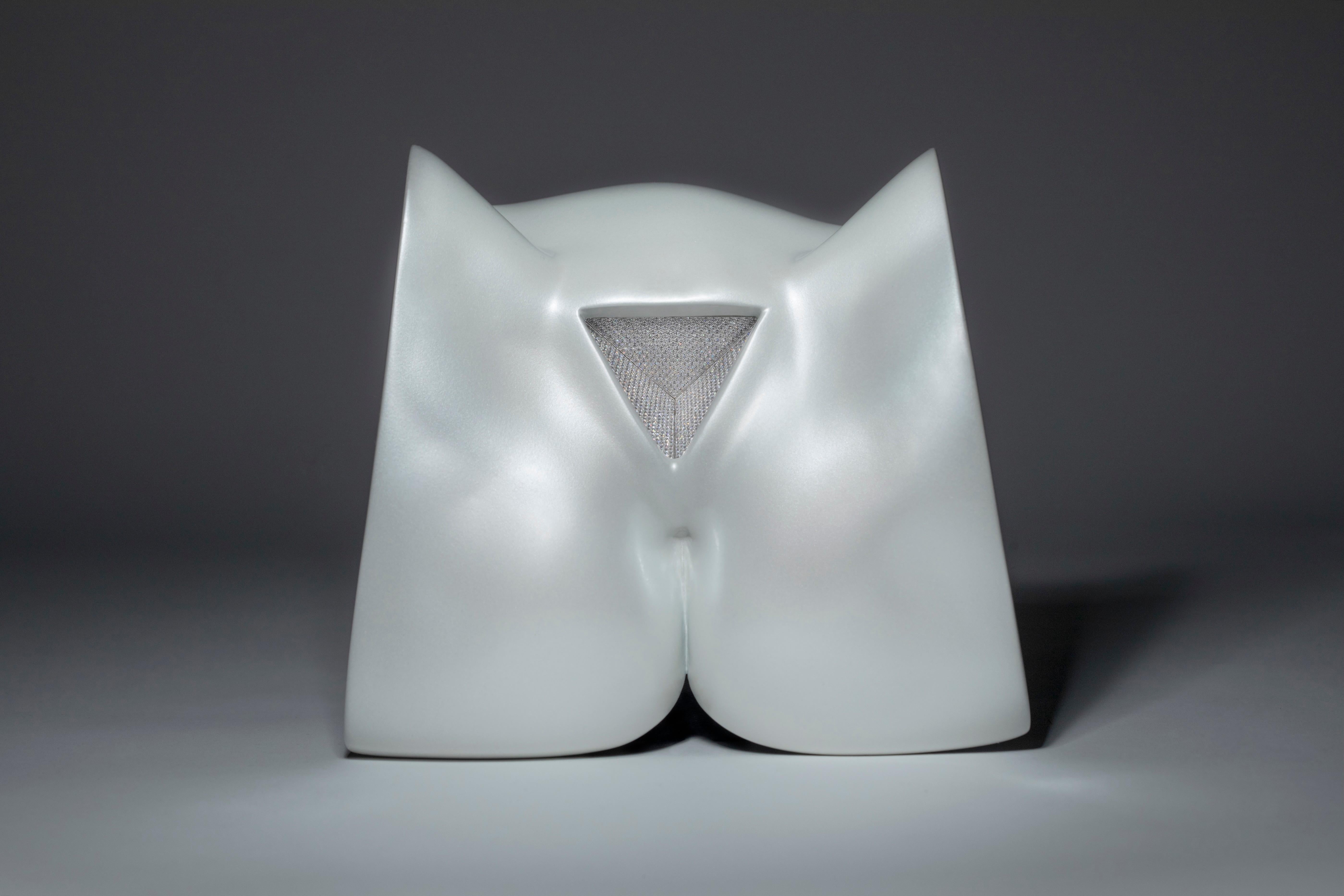 "Maiden Mother & Crone" Figurative Sculpture 8 x 8 in Ed. of 3 by Colin Burn

Maiden Mother & Crone
Limited Edition 28 Carat Diamond Sculpture
Limited Edition - 3 Only
Edition: Artist Proof 1/1   
Maiden Mother and Crone is a life-cast resin