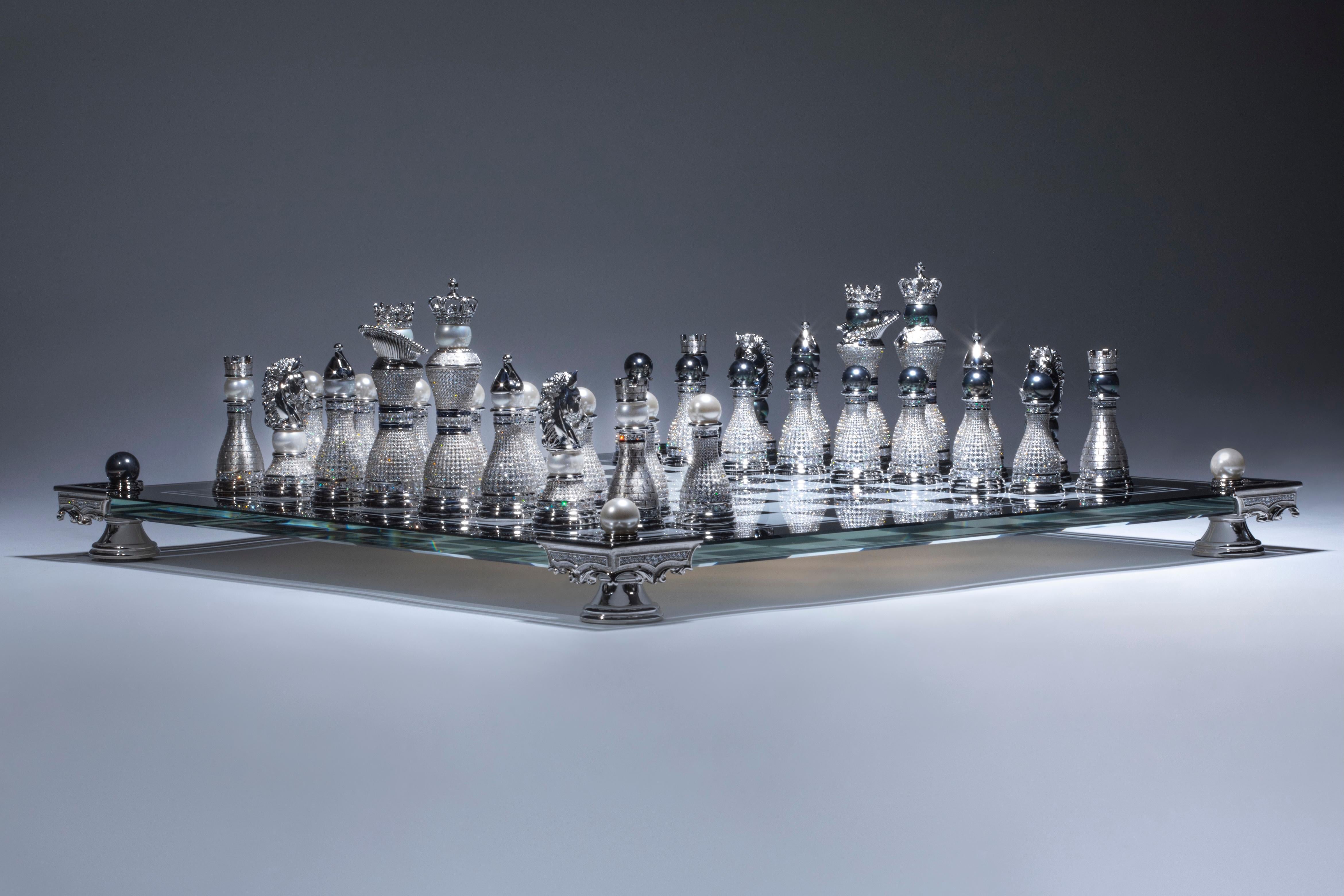 "Juego de ajedrez Pearl Royale" Oro blanco de 14 quilates y diamantes Ed. de 3 por Colin Burn