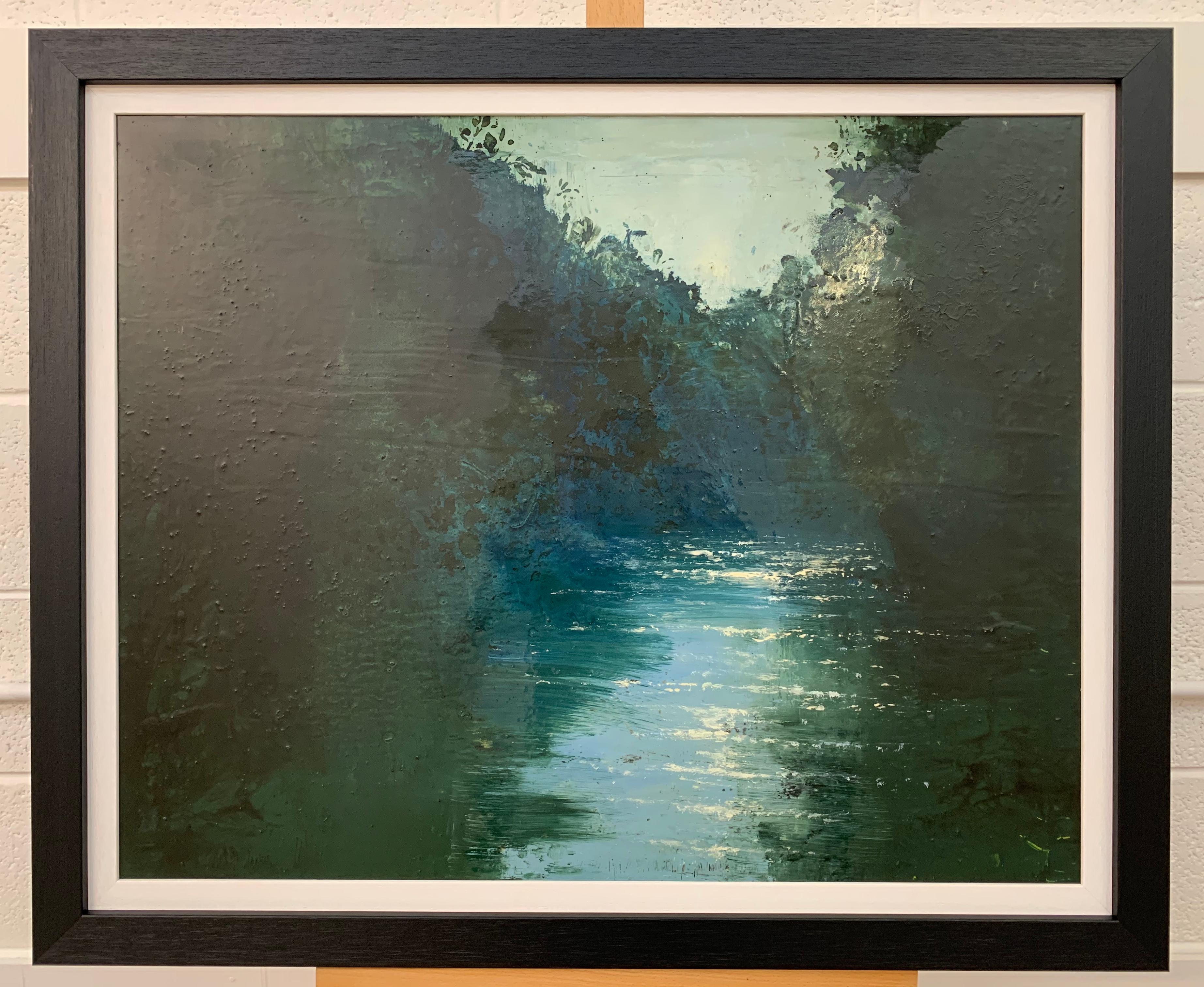 Impressionistische englische Flusslandschaft Original Ölgemälde von britischem Künstler. Ein stark lackiertes Kunstwerk in Mischtechnik auf tiefgezogener Leinwand, das die schimmernden Reflexe des Sonnenlichts auf der Wasseroberfläche einfängt. Eine