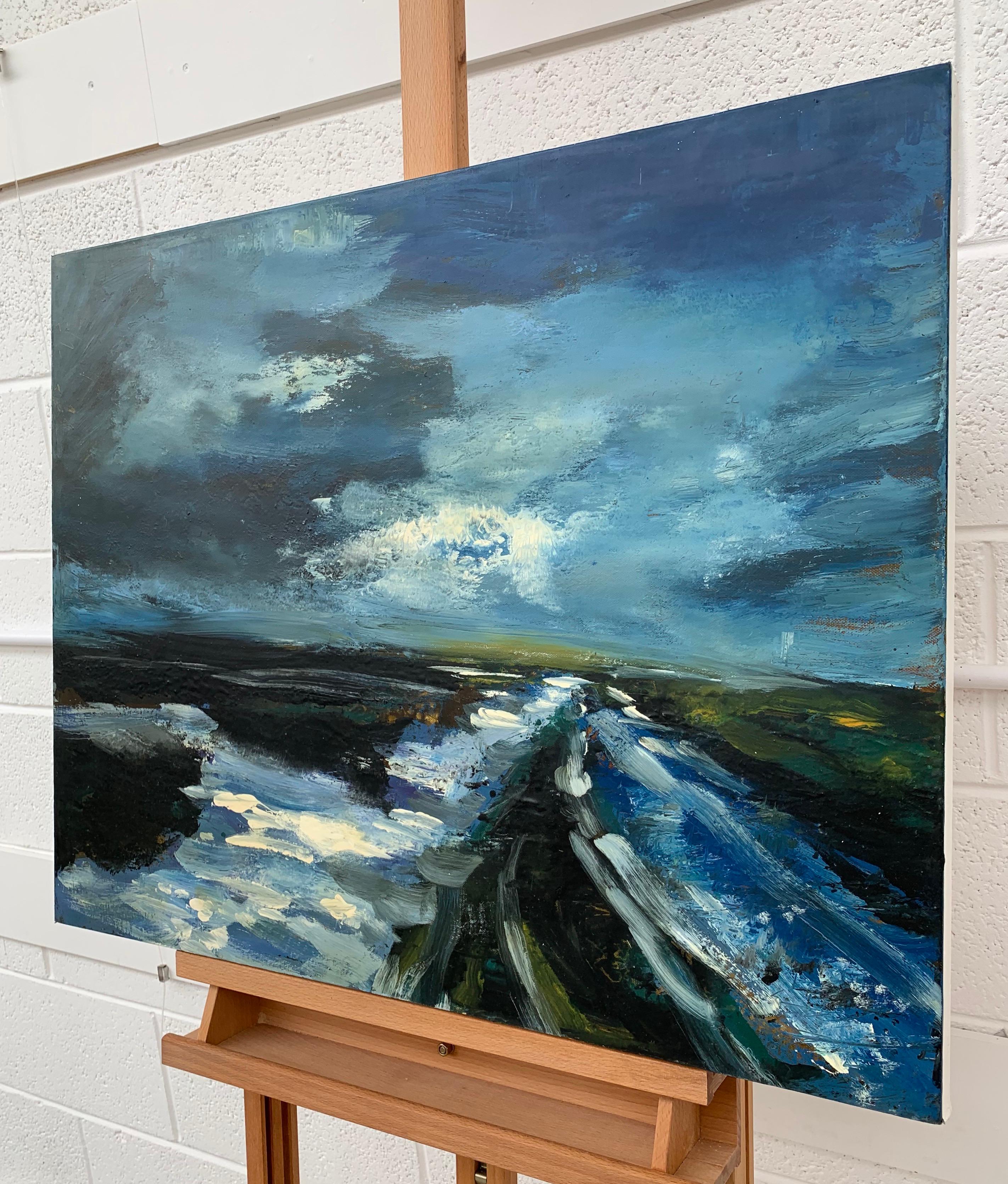 Paisaje original al óleo del Peak District Inglaterra por un artista británico - Figurative Painting Gris de Colin Halliday