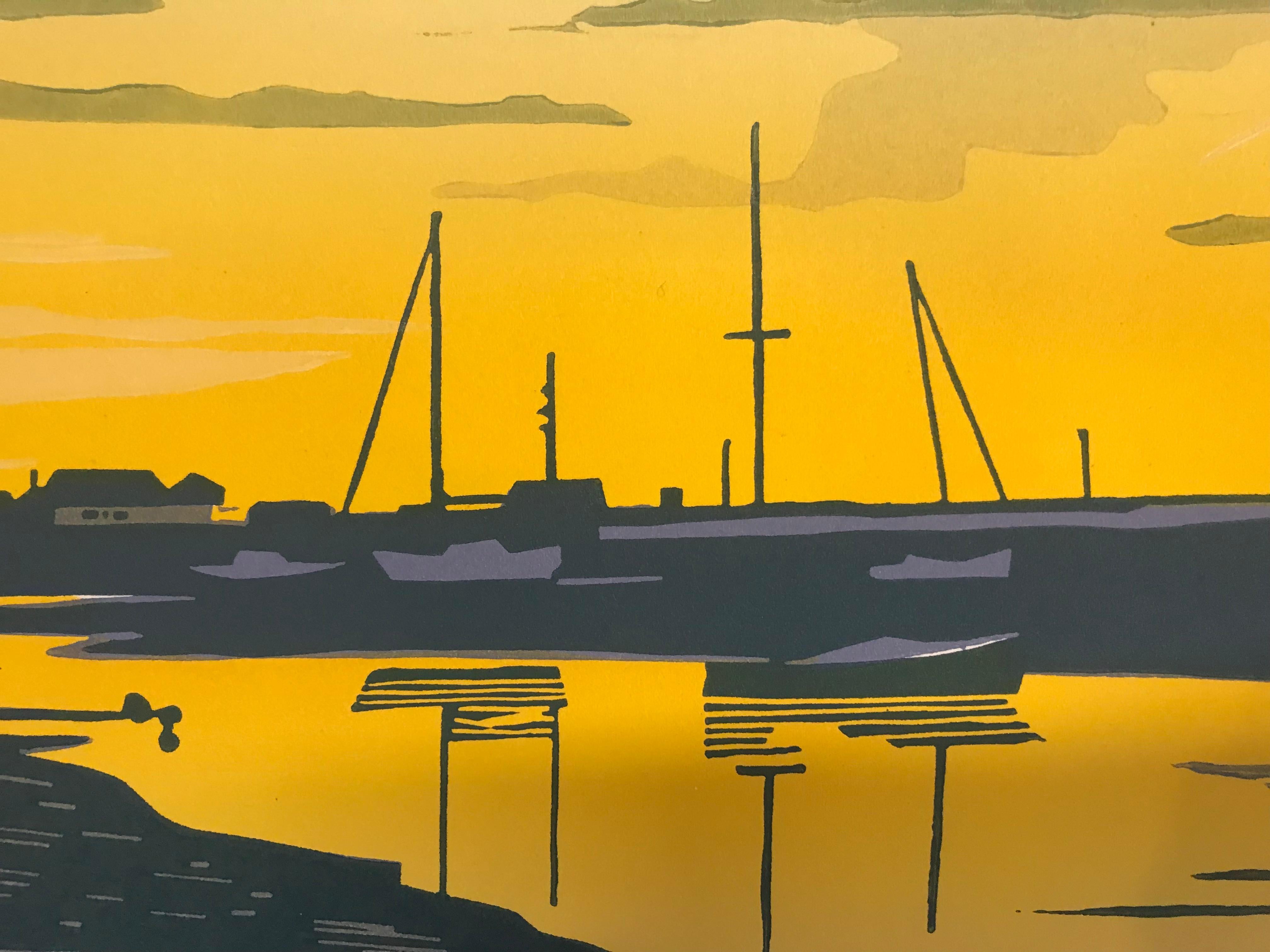 Wells Sunset ist ein Linoldruck von Colin Moore. Die Sonnenuntergangsszene zeigt die Küste von Wells in Somerset, mit Booten am Horizont und treibenden Wolken über der untergehenden Sonne. Dieser handgefertigte Linolschnitt mit seiner