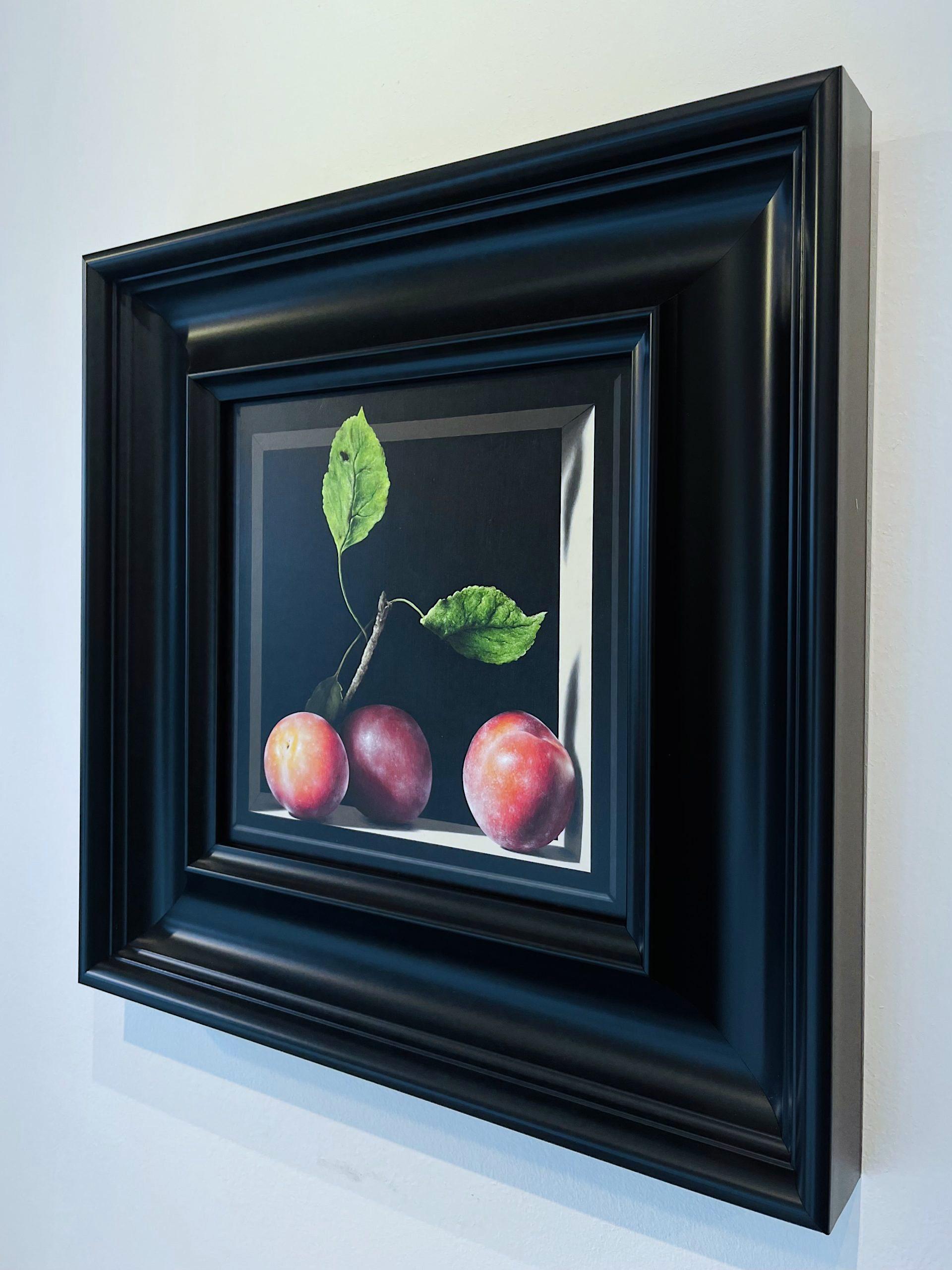 A Pleasing Bloom-original hyper realism still life painting-contemporary Art - Photorealist Painting by Colin wilson