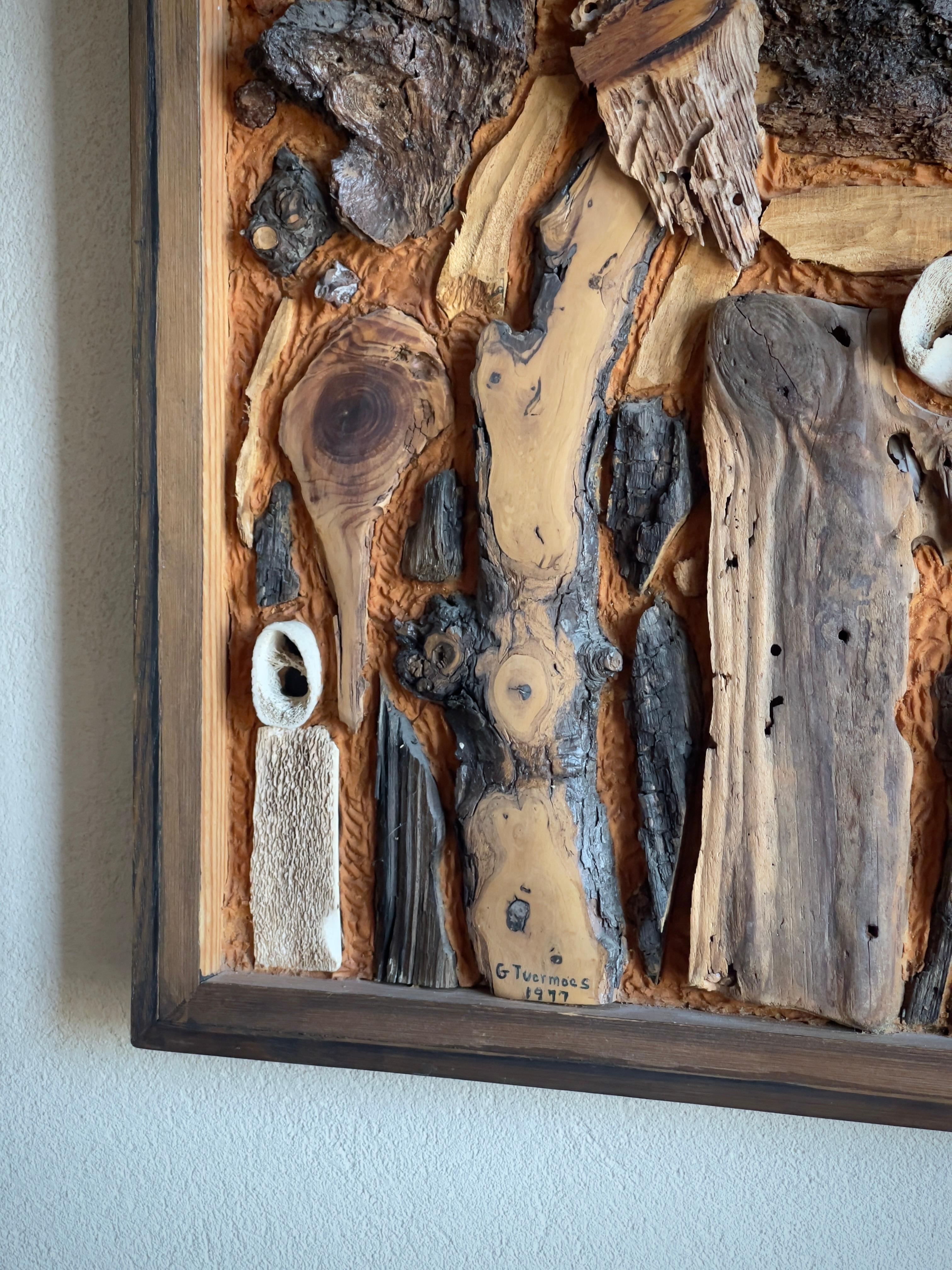 Collage of natural elements in solid pine frame by G. Tvermoes Denmark 1977 In Good Condition For Sale In København K, 84