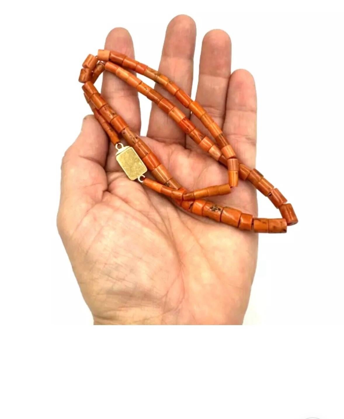 Collana antica di corallo mediterraneo cerasuolo tradizionale Sud Italia in vendita 2