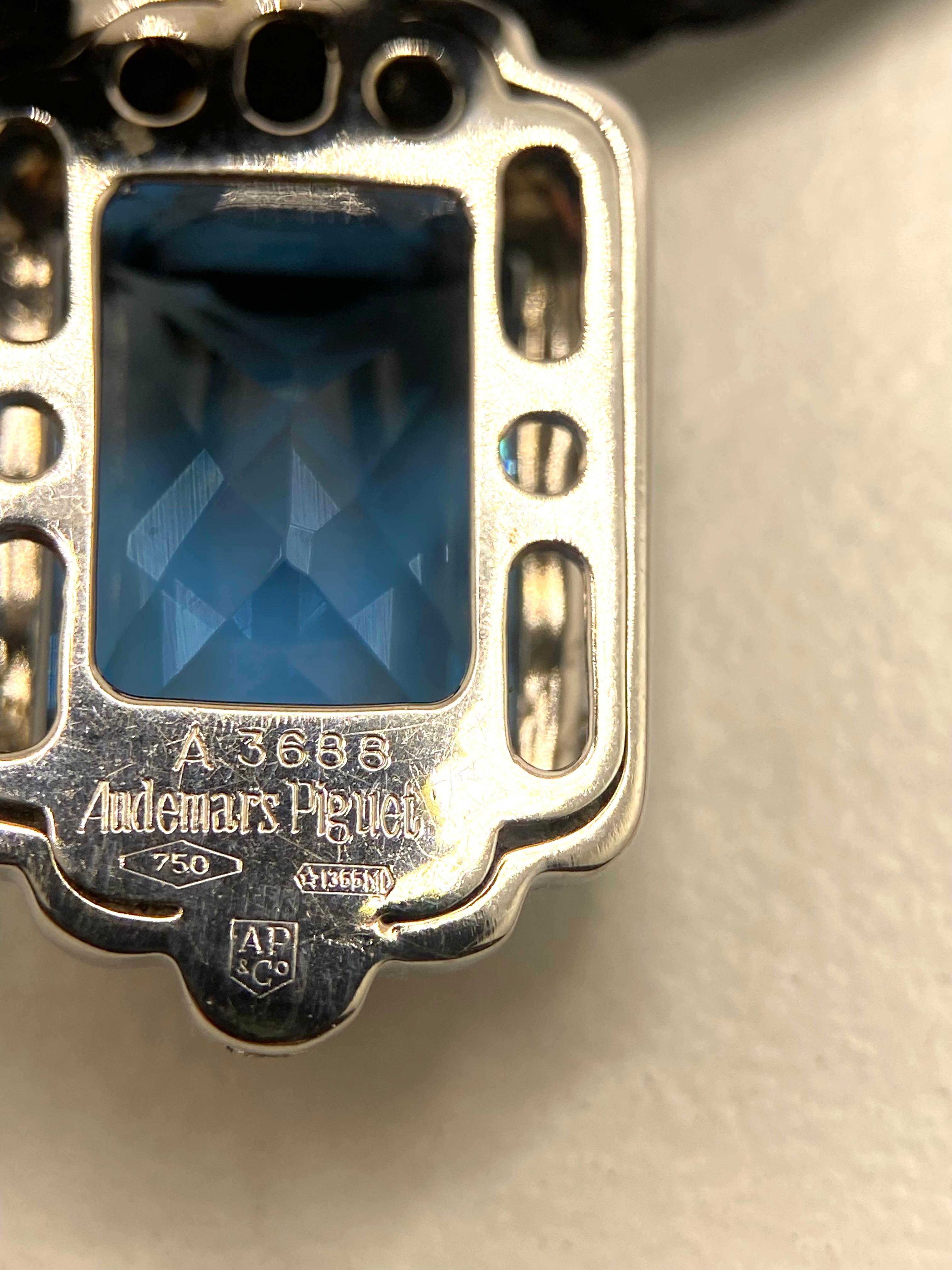 Collana  Audemars  PiQUE con Diamanti e Topazio Blu in Oro Bianco 18k in vendita 5