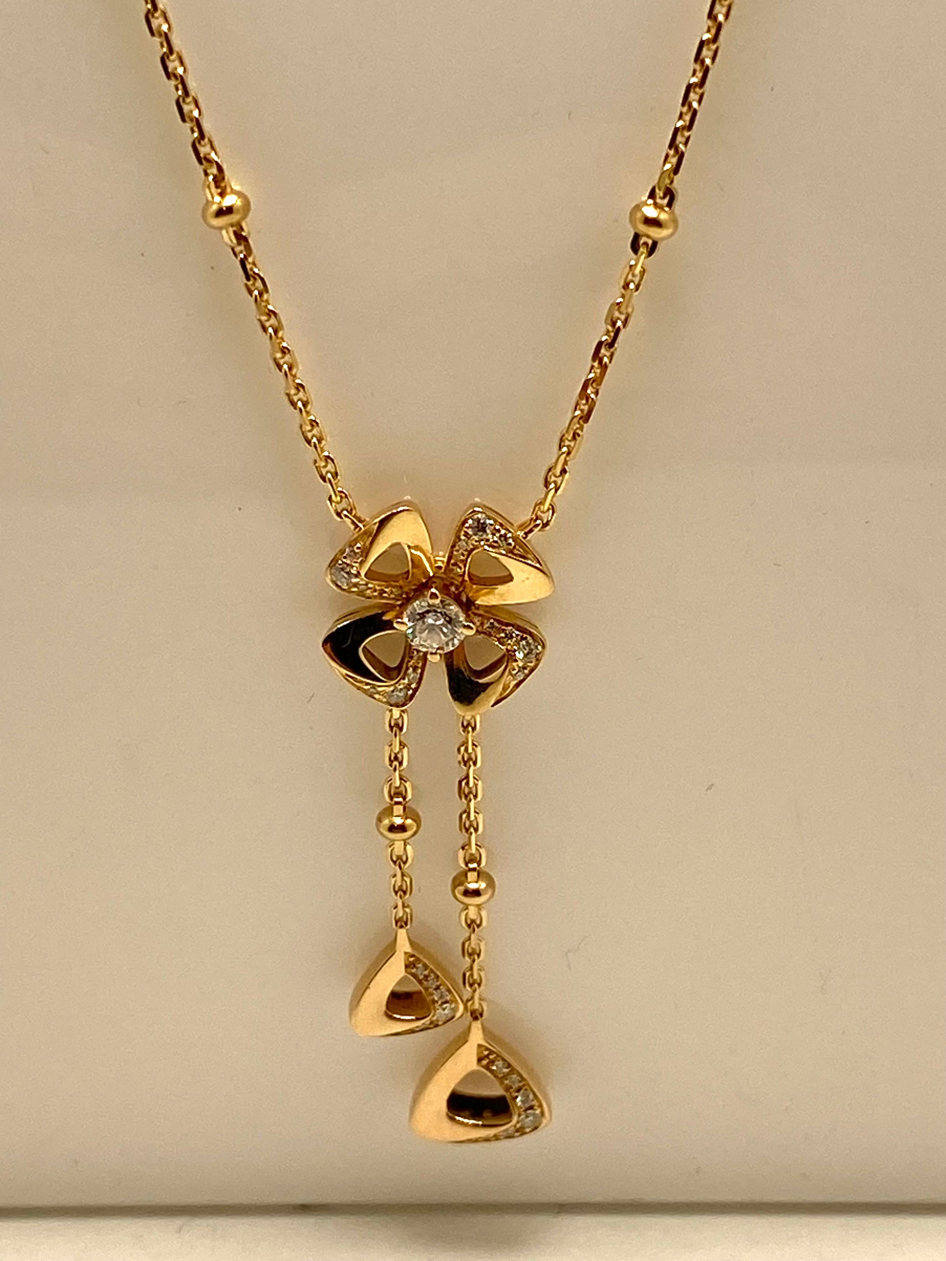 Collana Bvlgari Fiorever Oro rosa 18kt E Diamanti In condizioni Nuovo in vendita a Roma, IT