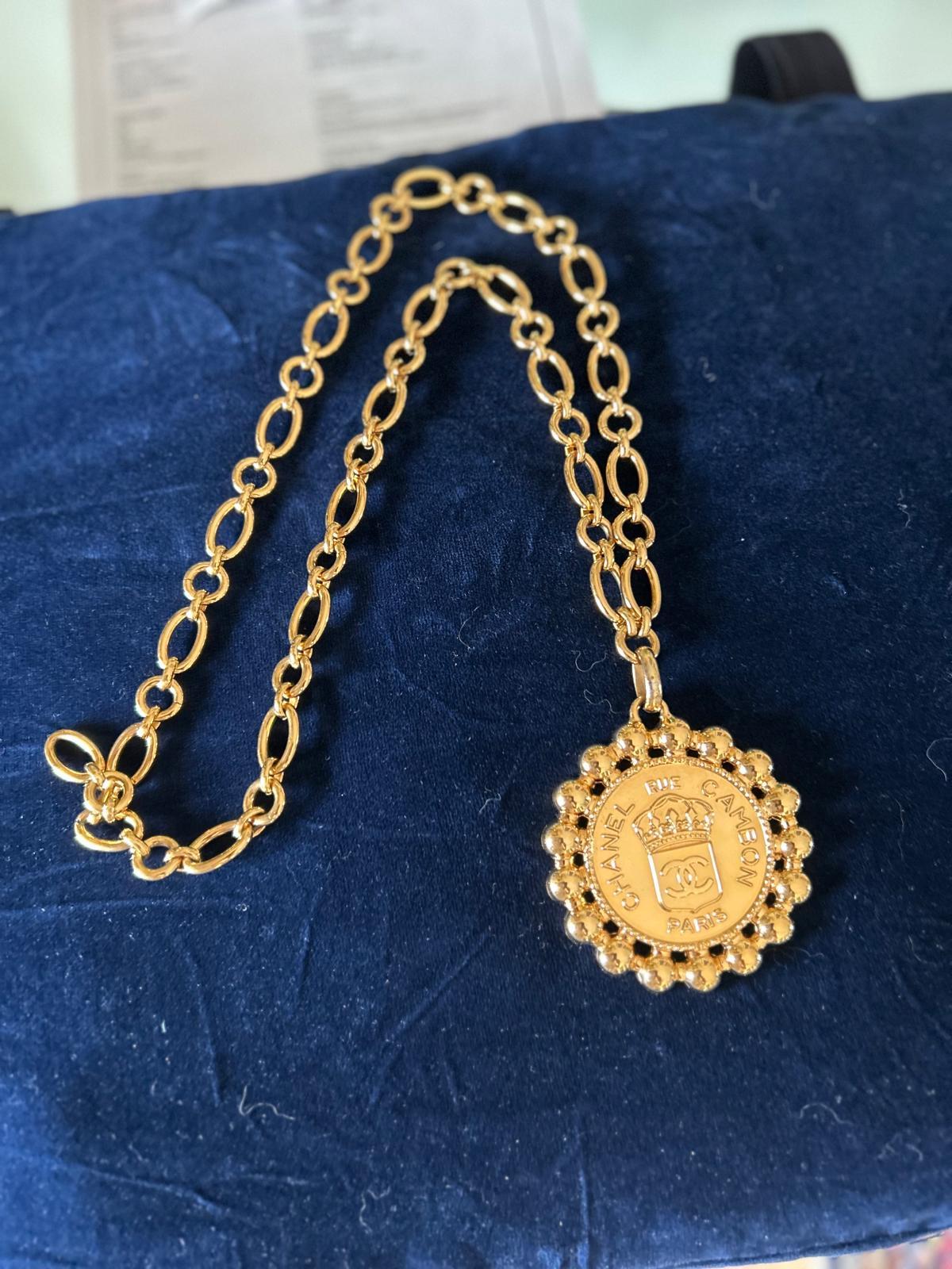 Chanel necklace 1990s  in very good condition For Sale 6