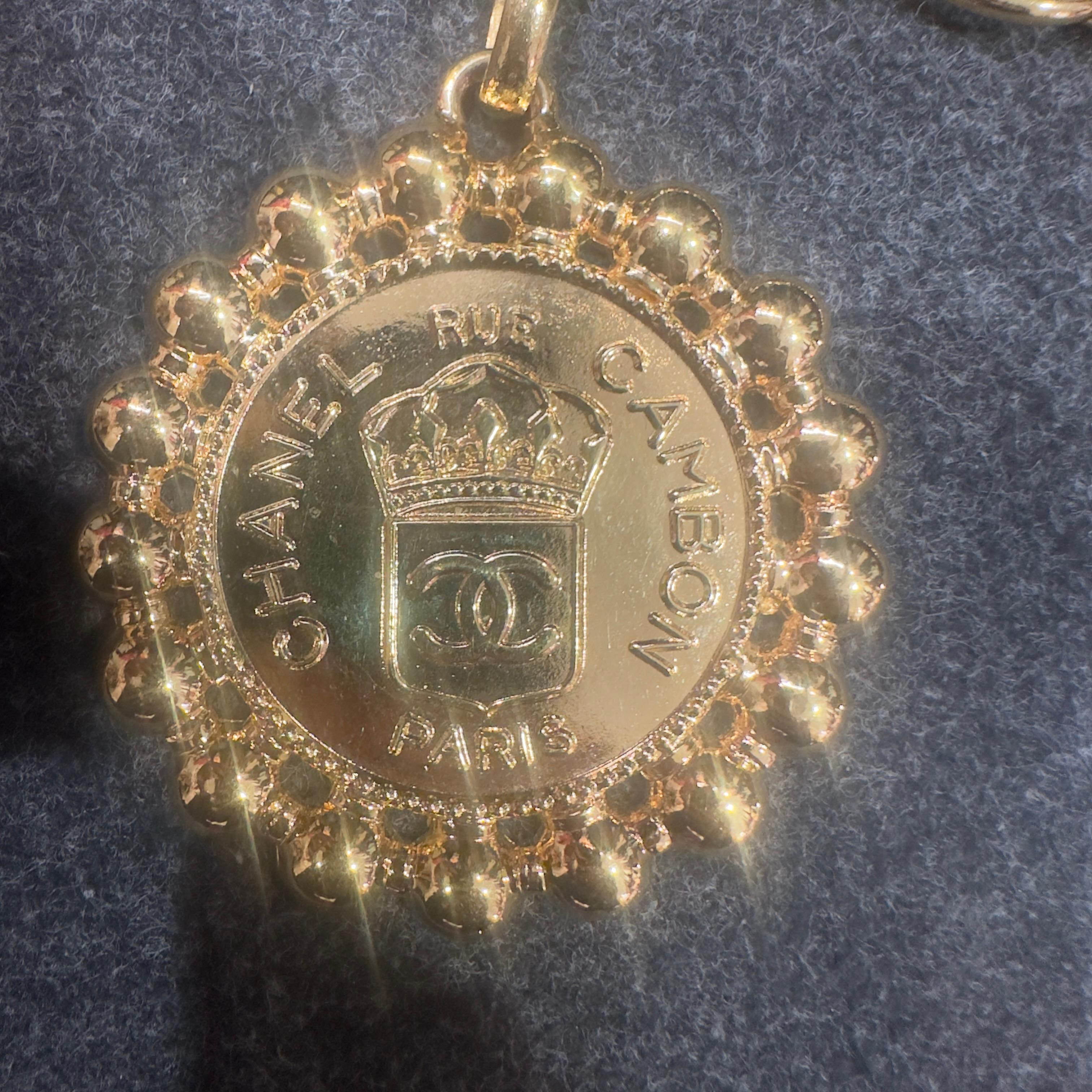 Baroque Chanel necklace 1990s  in very good condition For Sale