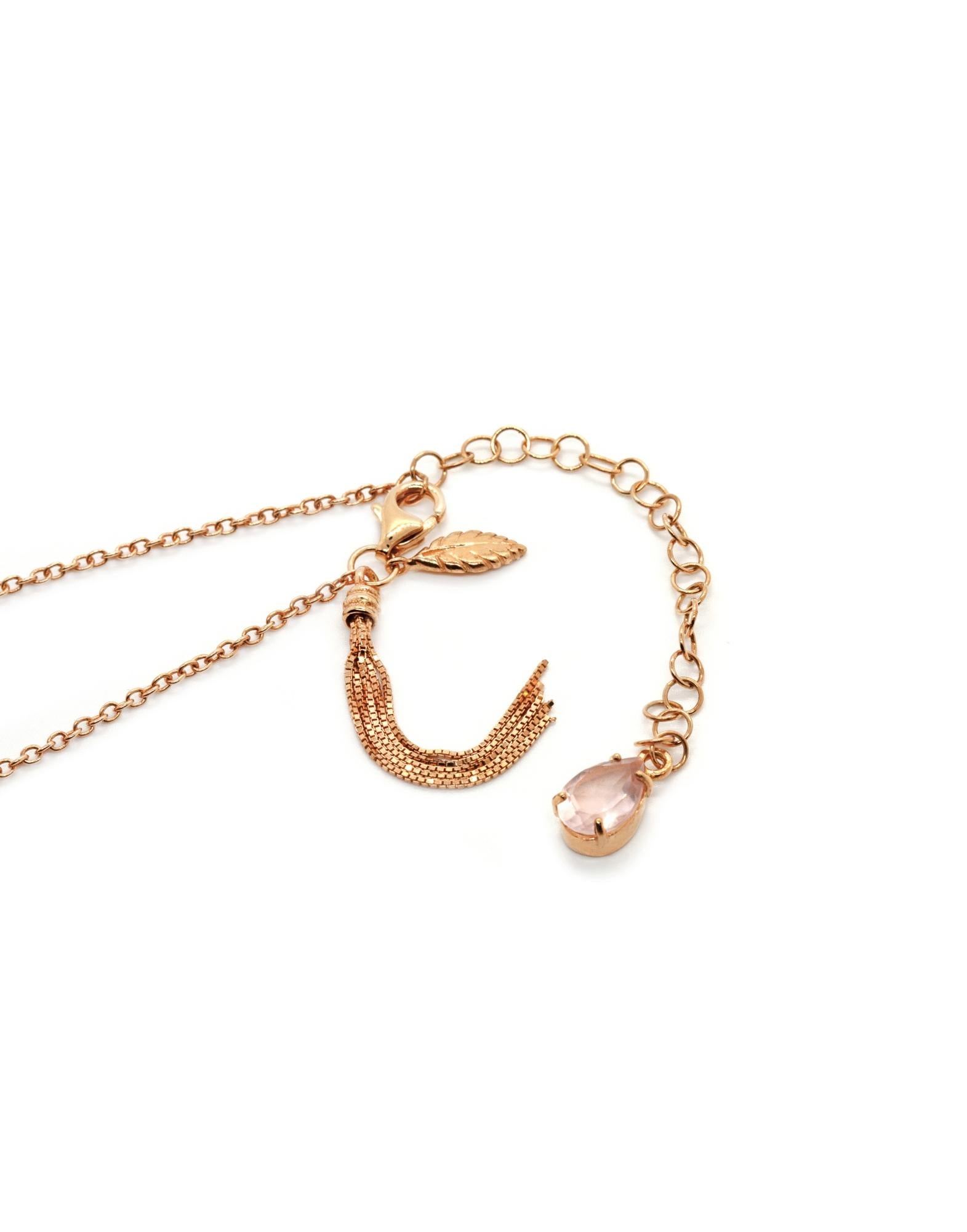 La collana choker piume è un gioiello pieno di significati oltre al design unico e produzione interamente fatta in Italia.

I gioielli Thais Bernardes portano sempre un significato con sé, le piume sono un simbolo di libertà coraggio e forza,